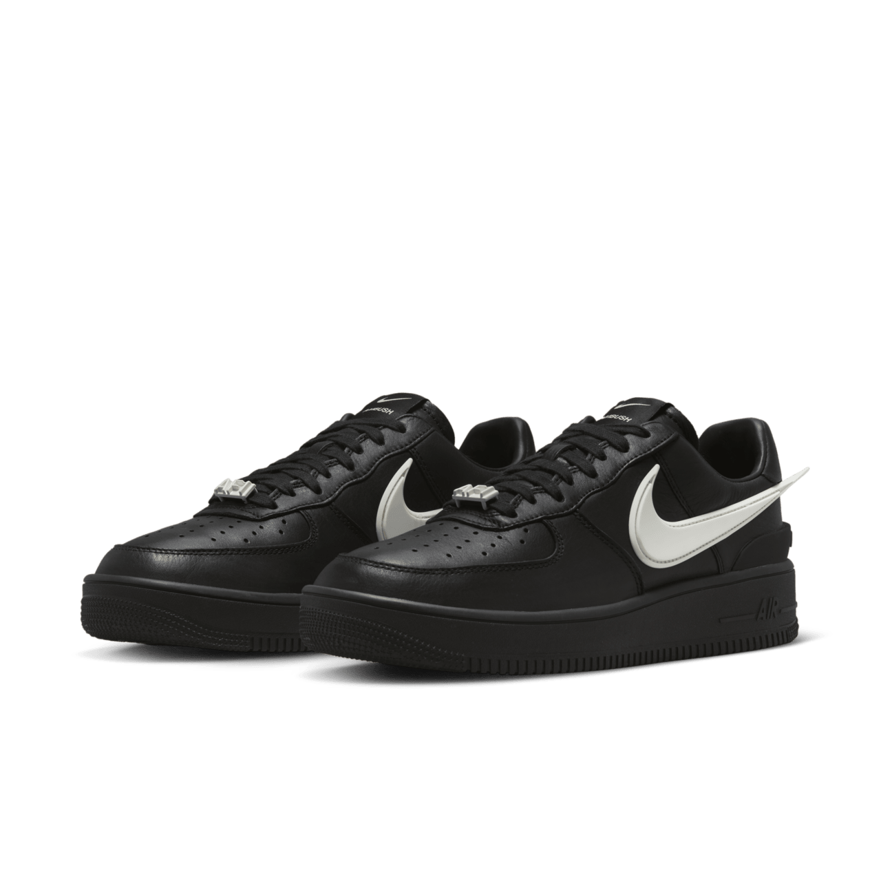 Fecha de lanzamiento del Air Force 1 x Ambush "Black" (DV3464-001)