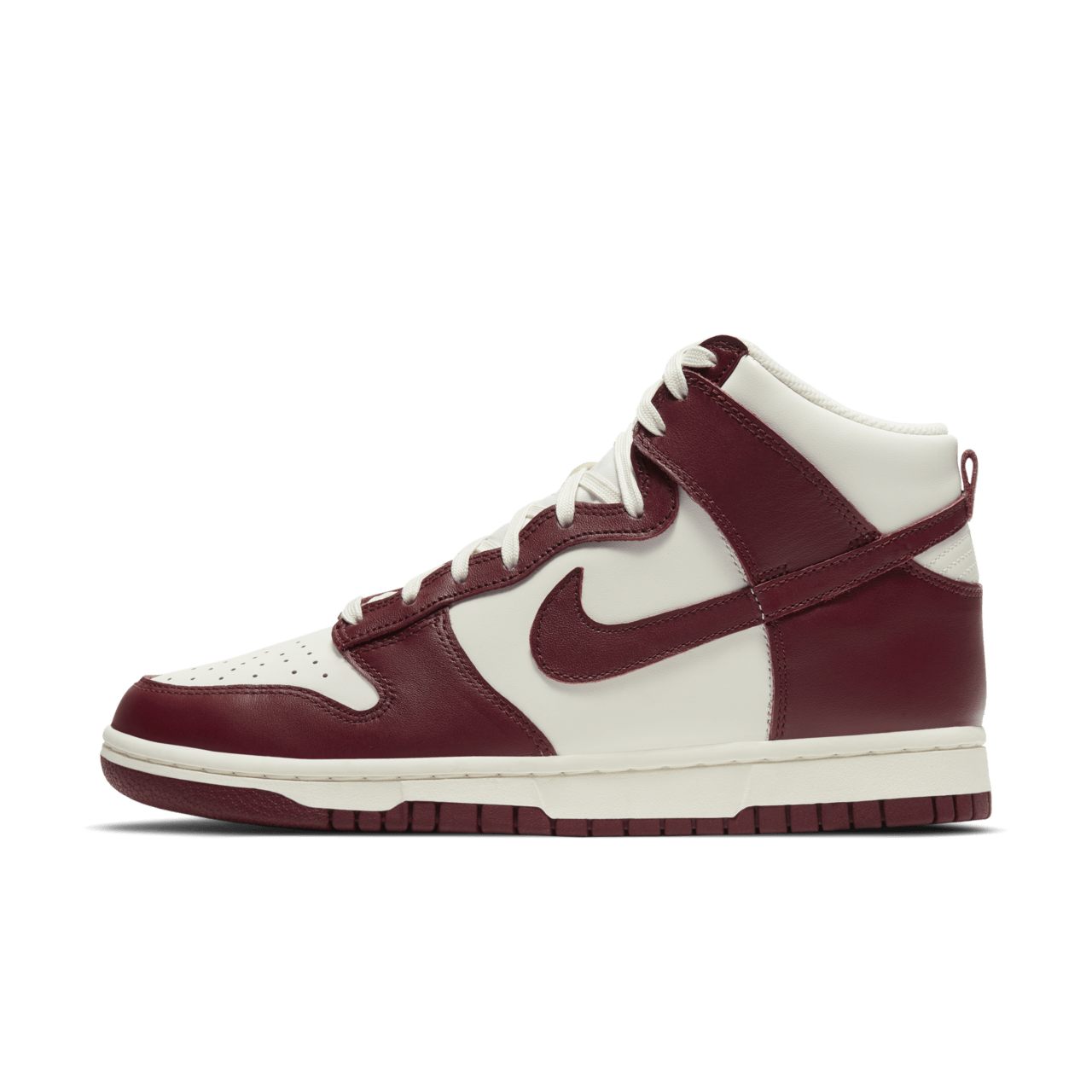 วันเปิดตัว Dunk High “Team Red” ผู้หญิง