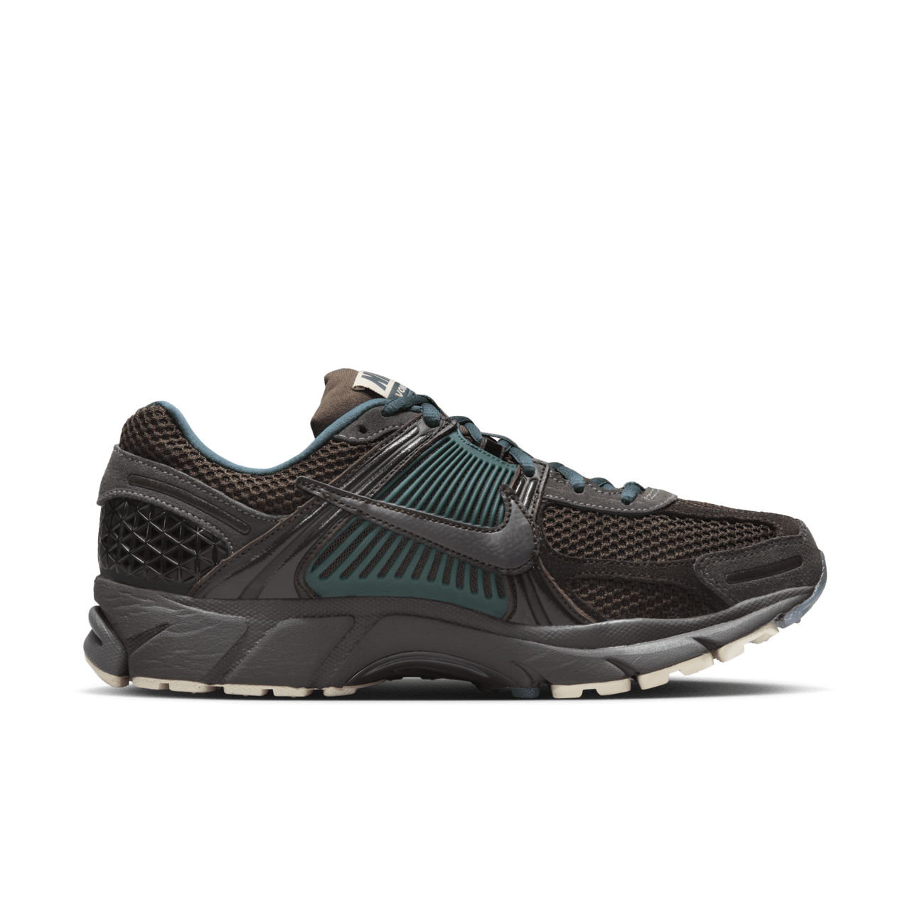 Fecha de lanzamiento del Zoom Vomero 5 "Velvet Brown and Medium Ash" (FQ8174-237)