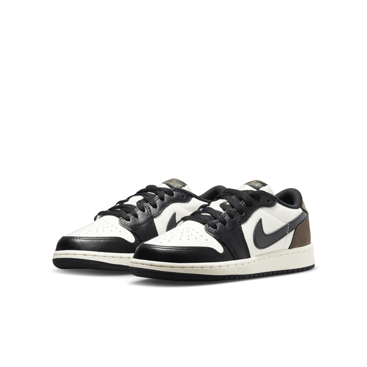 【NIKE公式】ジュニア エア ジョーダン 1 LOW OG 'Mocha' (CZ0858-102 AJ 1 RETRO LOW OG BG)