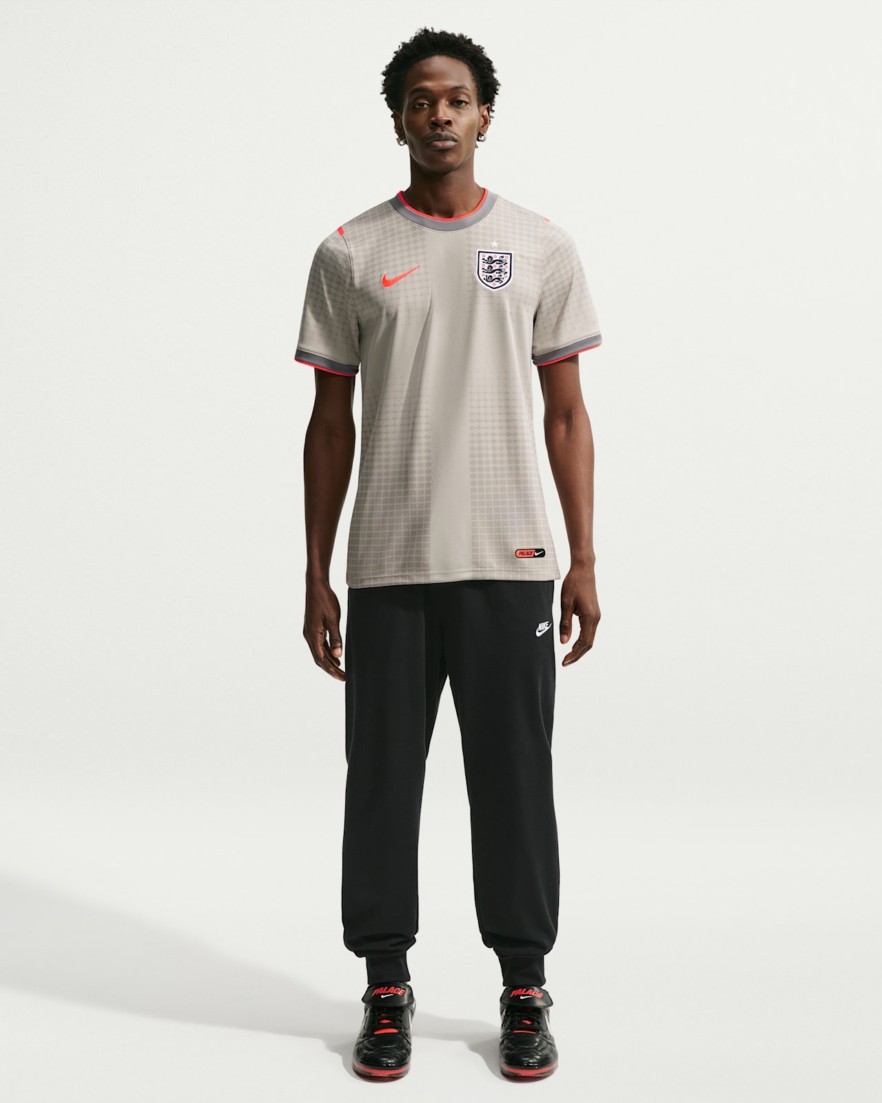 【NIKE公式】イングランド x パレス アパレルコレクション 発売日
