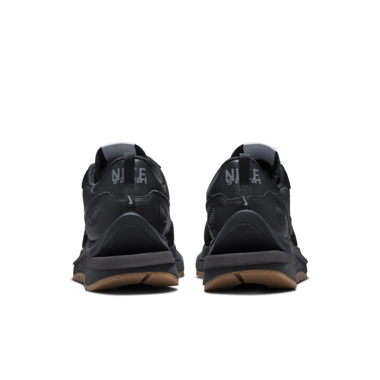 Fecha de lanzamiento del Nike x sacai VaporWaffle "Black and Gum" (DD1875-001)