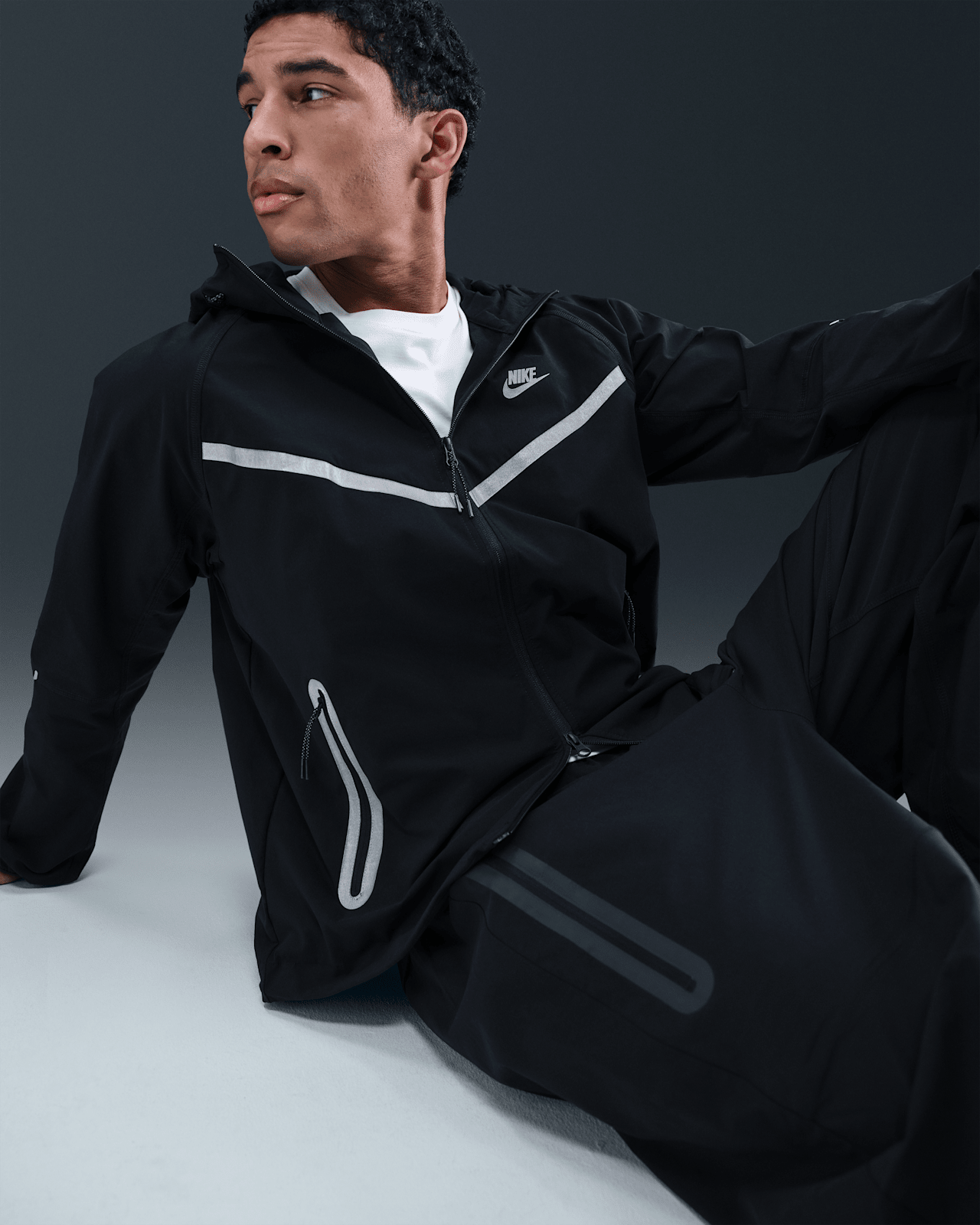 Fecha de lanzamiento de la colección de ropa Nike Holiday '25 (IH4369-001)