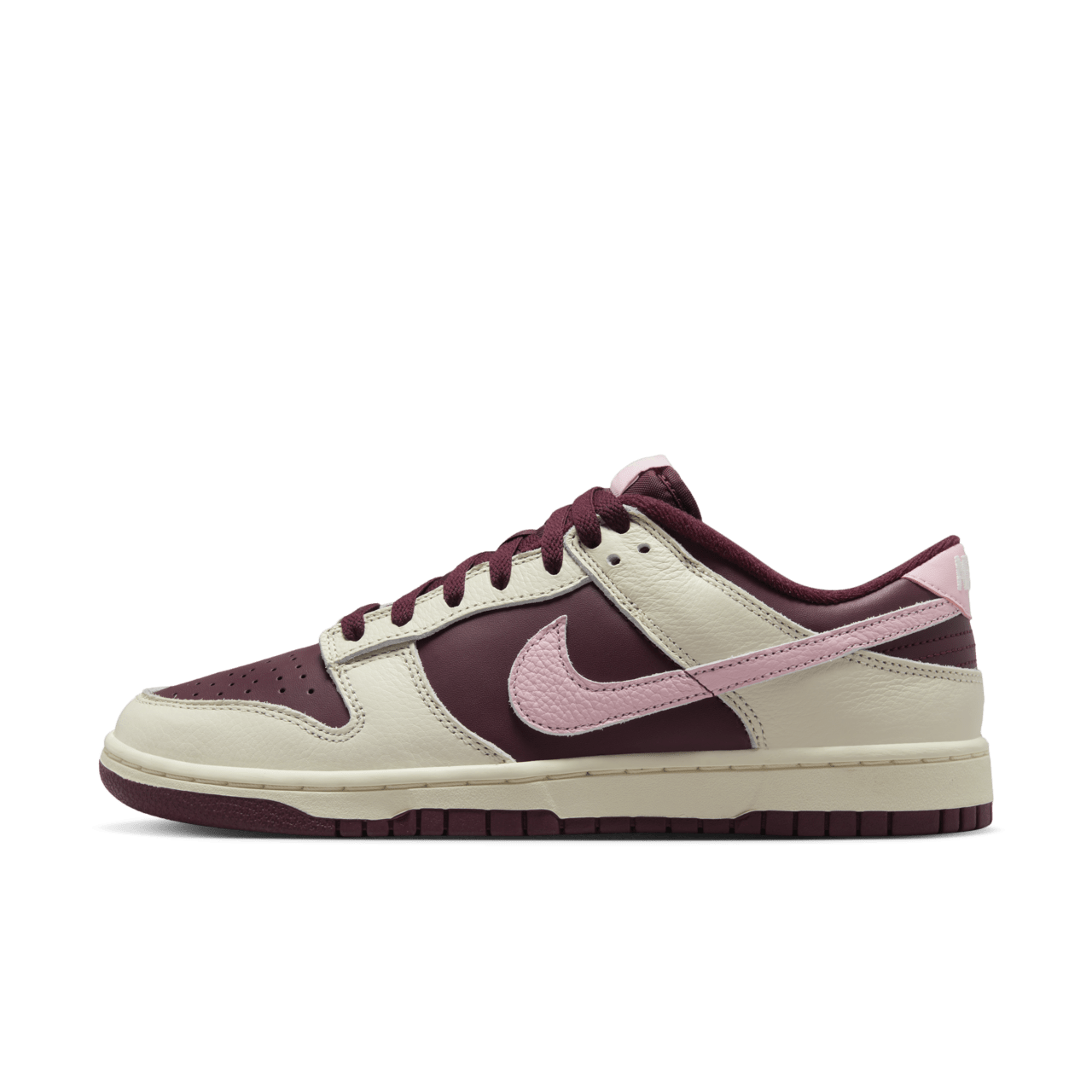 วันเปิดตัว Dunk Low "Night Maroon and Medium Soft Pink" (DR9705-100)