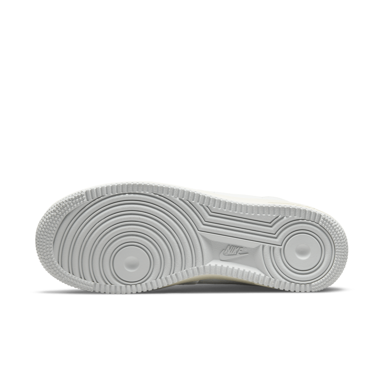 Fecha de lanzamiento del Air Force 1 High Sculpt "Silver" para mujer (DC3590-101)