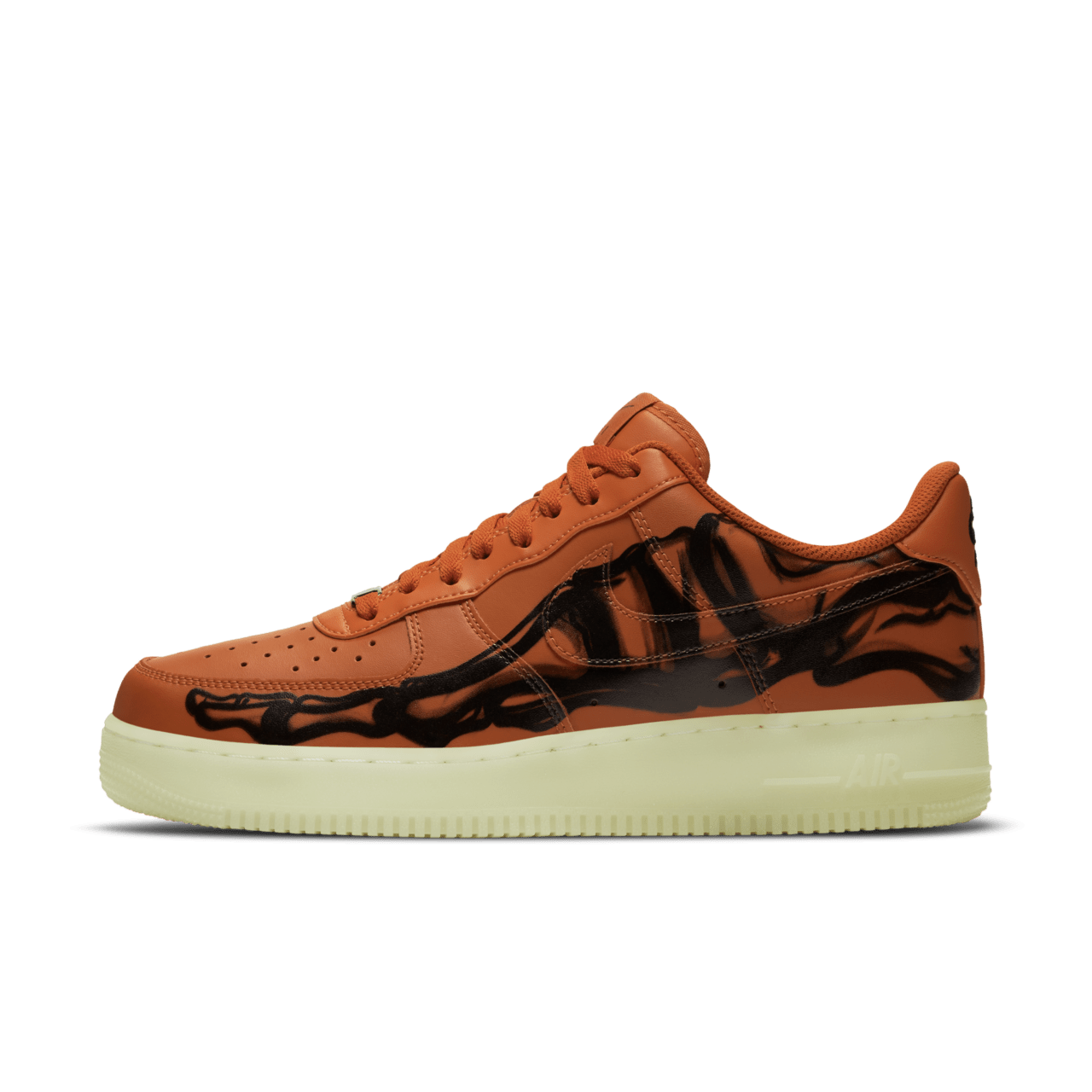 【NIKE公式】エア フォース 1 スケルトン 'Orange' (AF 1 SKELETON QS / CU8067-800)