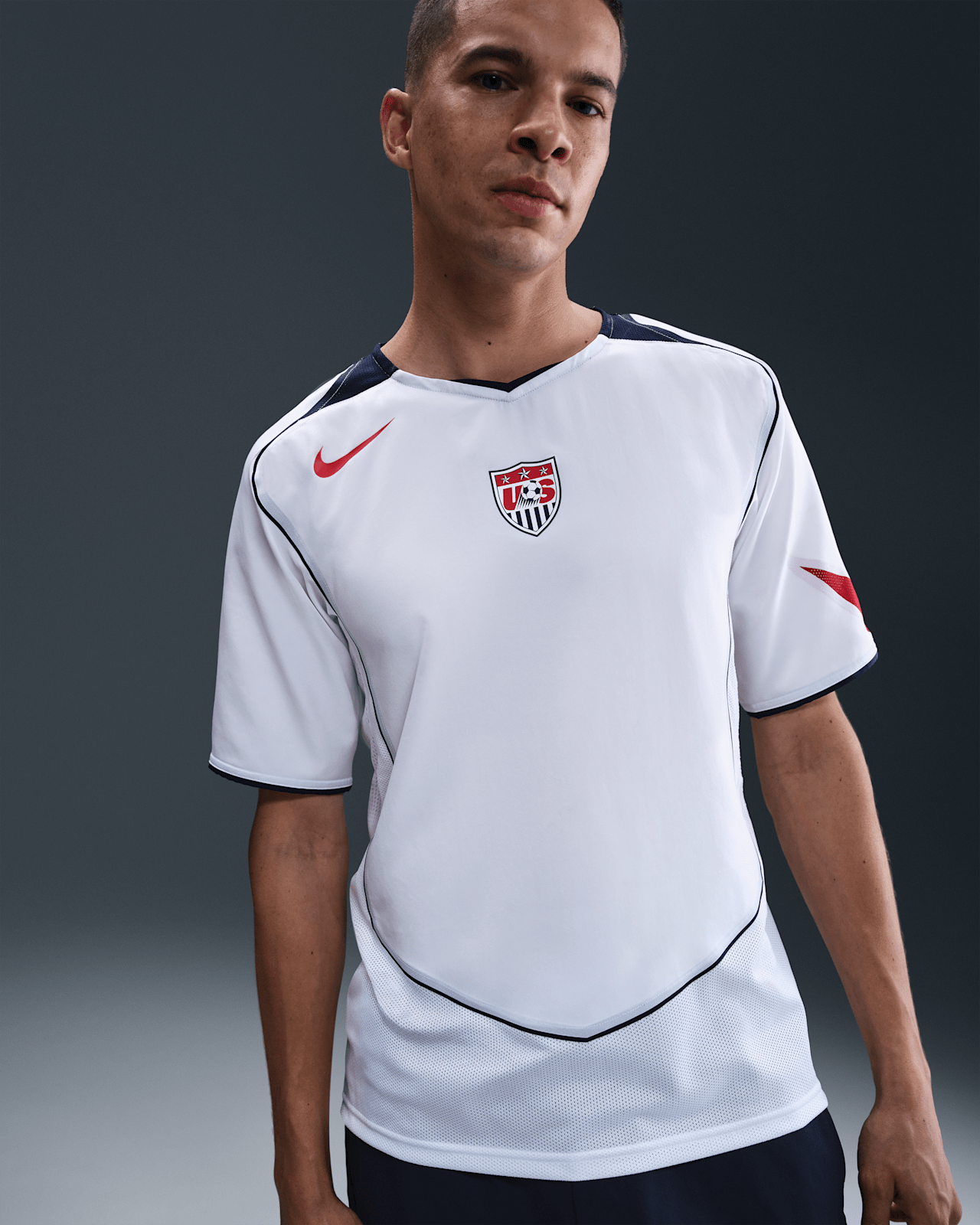 Releasedatum för USMNT 2004 Total 90 Reissue Apparel Collection