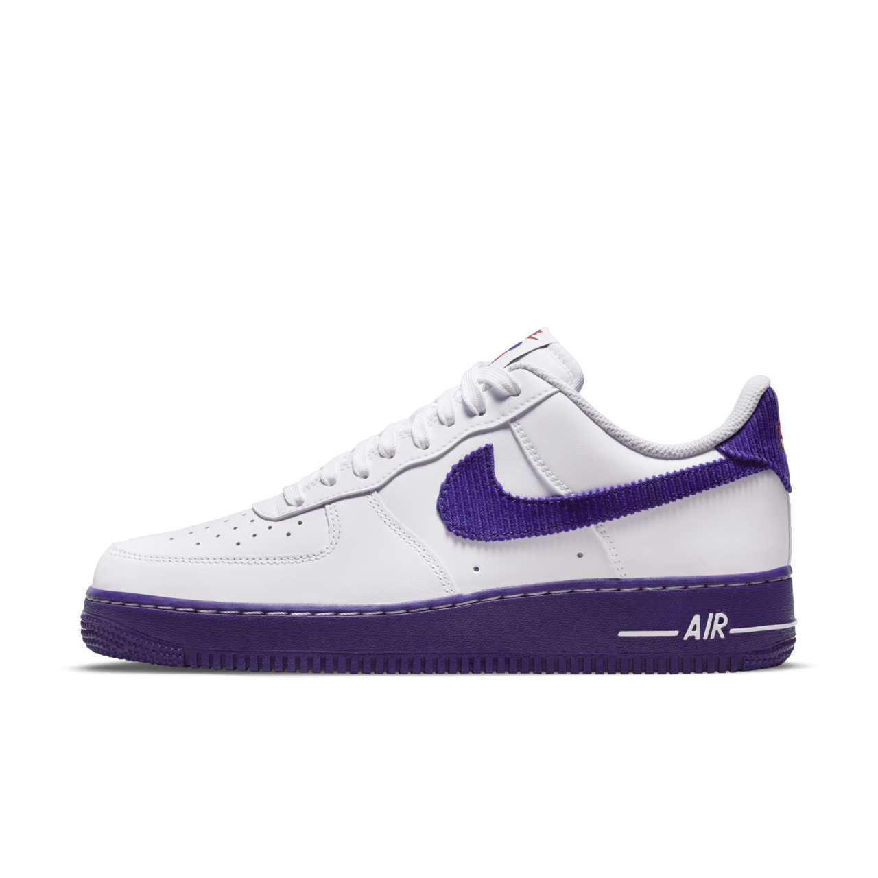 【NIKE公式】エア フォース 1 EMB 'White and Court Purple' (DB0264-100 / AF 1 '07 LV8 EMB)