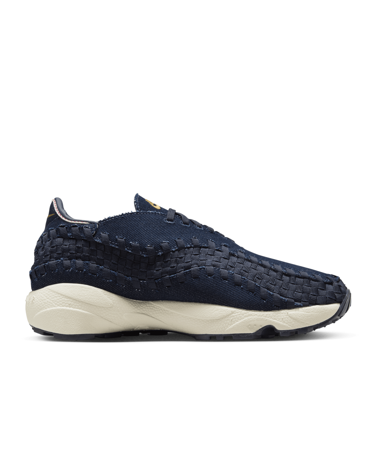 Air Footscape Woven „Obsidian” (HF1759-400) – megjelenési dátum