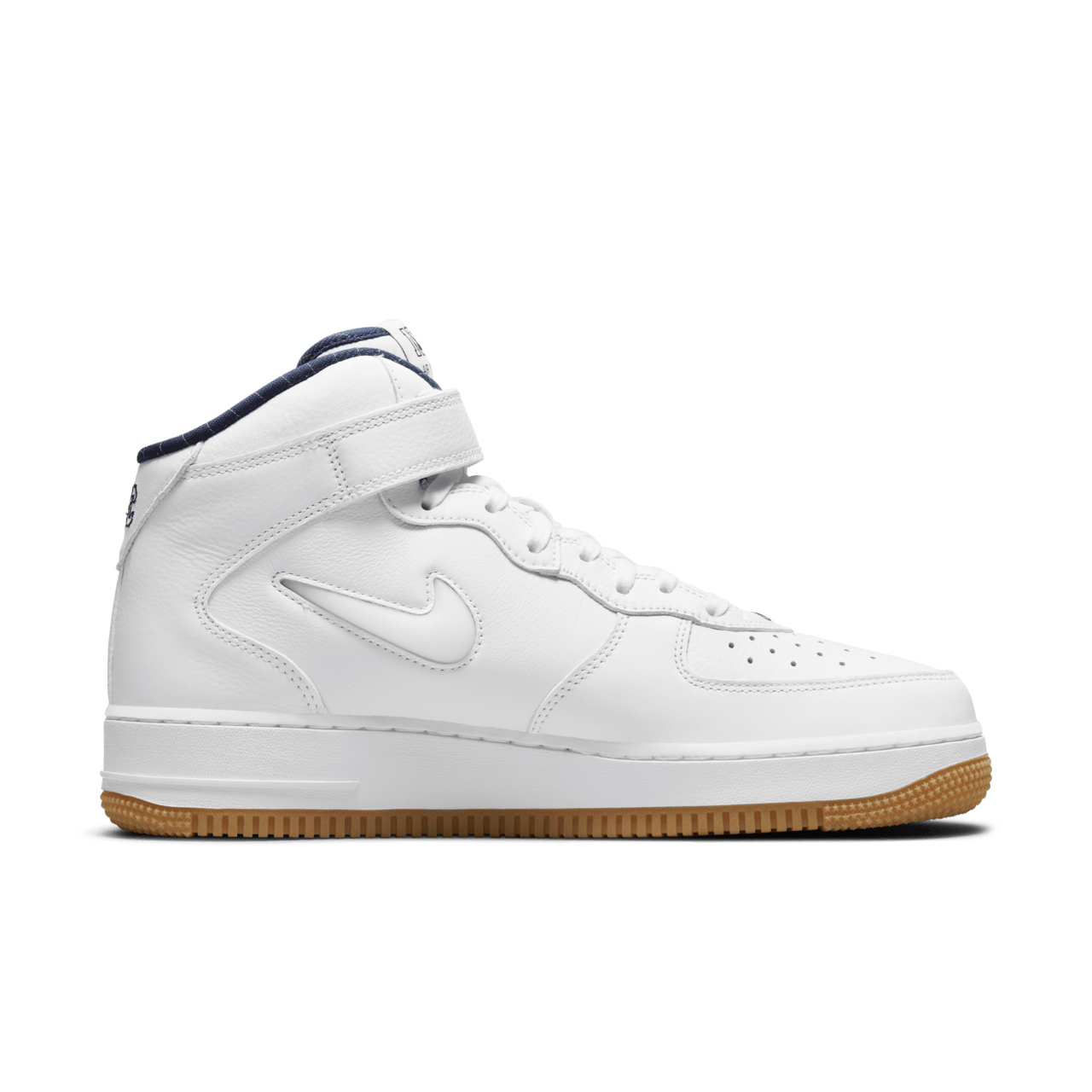 Fecha de lanzamiento de las Air Force 1 Mid Jewel "NYC Midnight Navy"