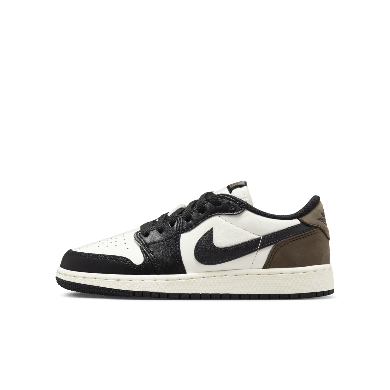 【NIKE公式】ジュニア エア ジョーダン 1 LOW OG 'Mocha' (CZ0858-102 AJ 1 RETRO LOW OG BG)