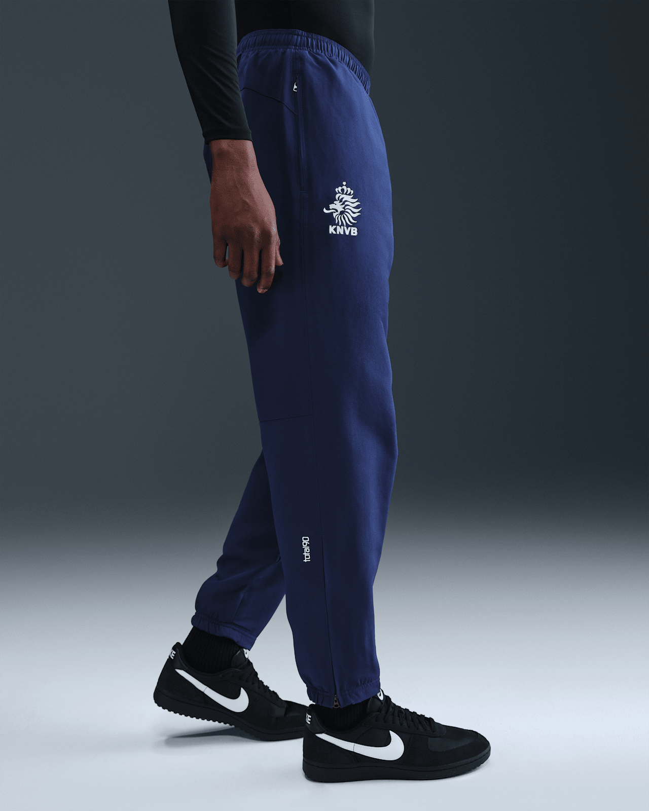【NIKE公式】Netherlands 2004 Total 90 Reissue Apparel Collection
