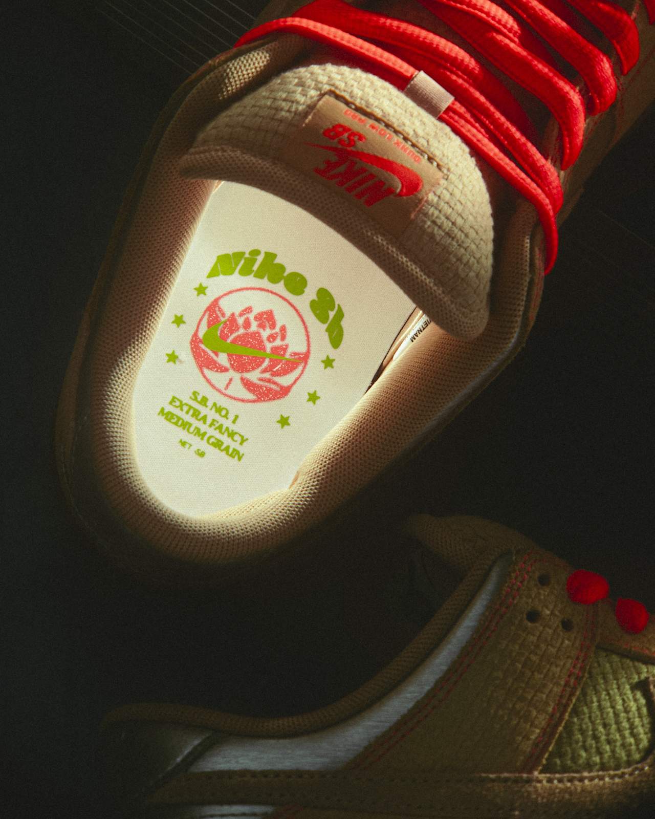 วันเปิดตัว Nike SB Dunk Low "Som Tum" 'Canvas and Parachute Beige' (IB6206-701) 