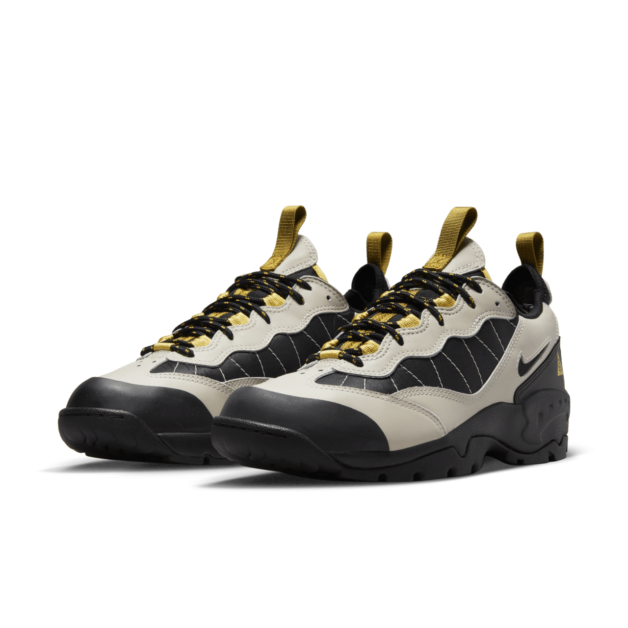 NIKE公式】ACG エア マーダ 'Black and Celery Light Bone' (DO9332-001 / ACG AIR MADA).  Nike SNKRS