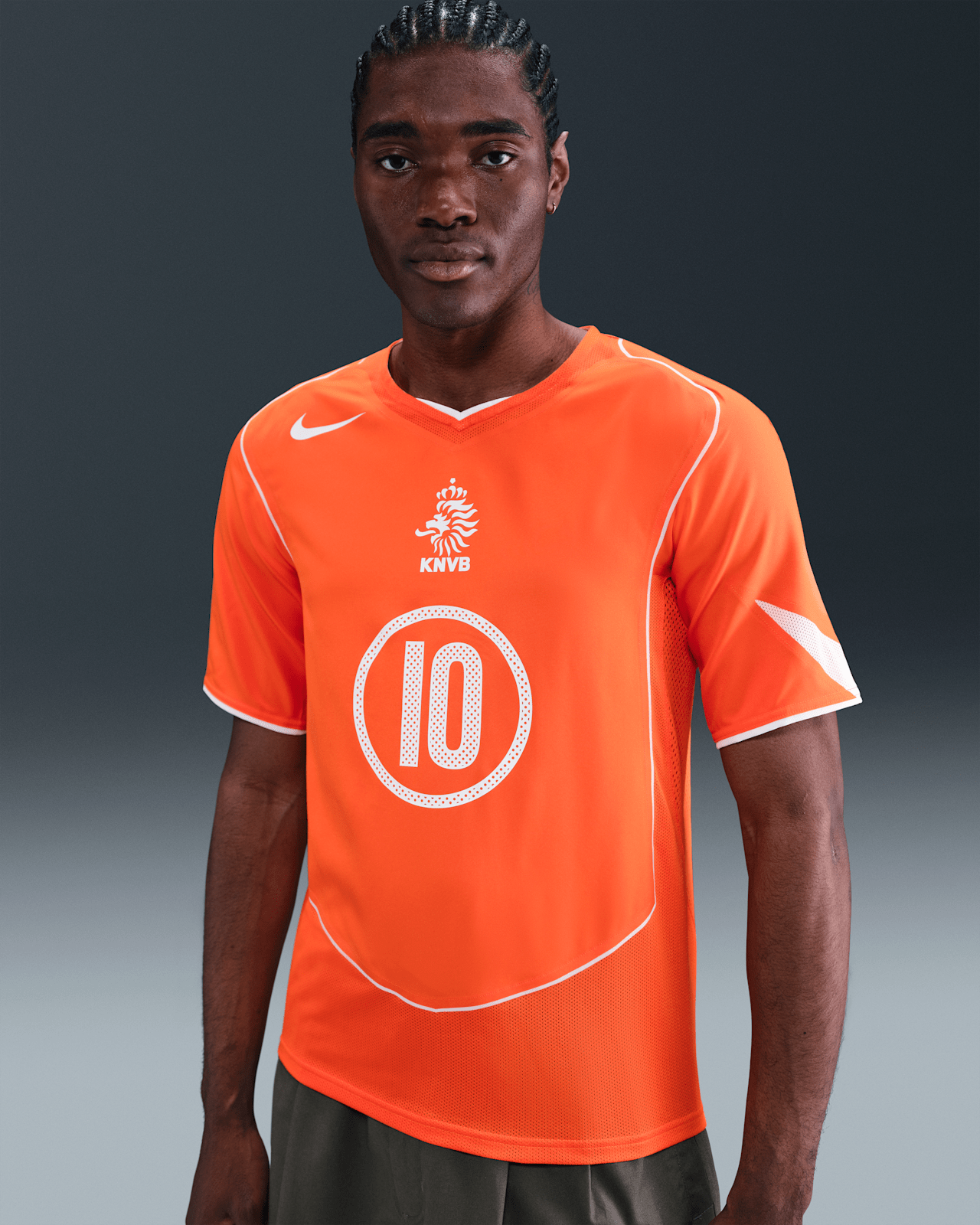 【NIKE公式】Netherlands 2004 Total 90 Reissue Apparel Collection