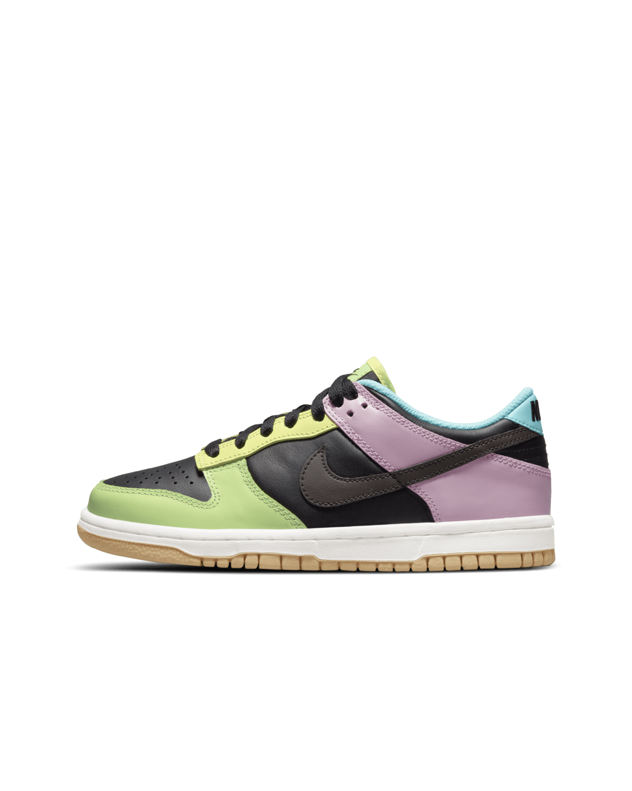 วันเปิดตัว Dunk Low “Free.99”