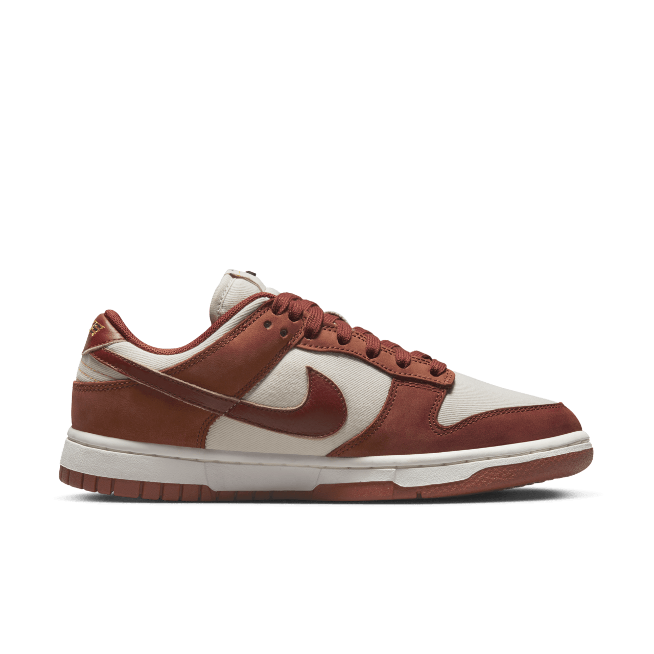 Fecha de lanzamiento del Dunk Low "Light Orewood Brown and Rugged Orange" para mujer (DZ2710-101)