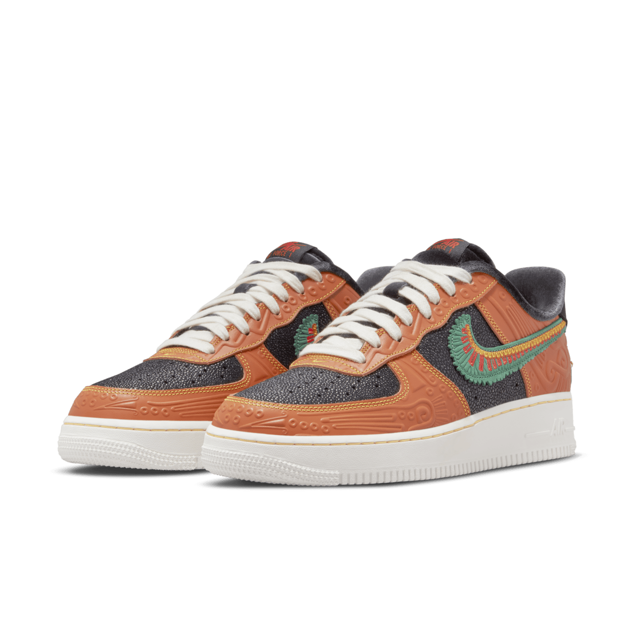 【NIKE公式】エア フォース 1 'Día de Muertos  - Siempre Familia' (DO2157-816 / AF 1 '07 LX DDM)