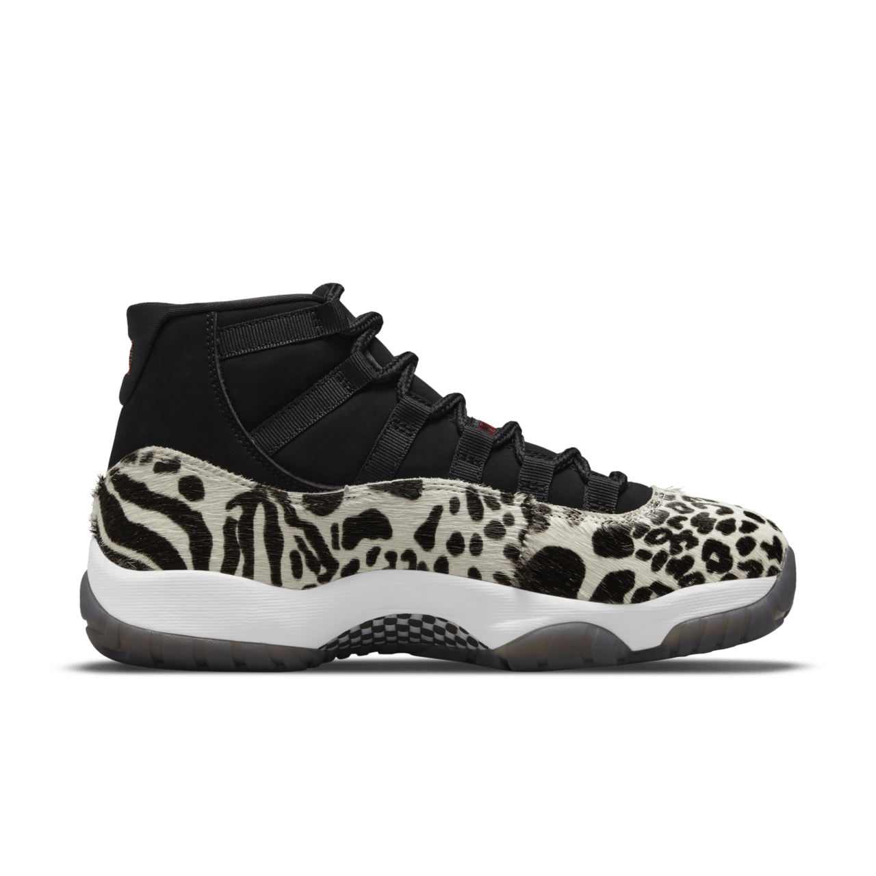 【NIKE公式】レディース エア ジョーダン 11 'Black and White' (AR0715-010 / WMNS AJ 11 RETRO)