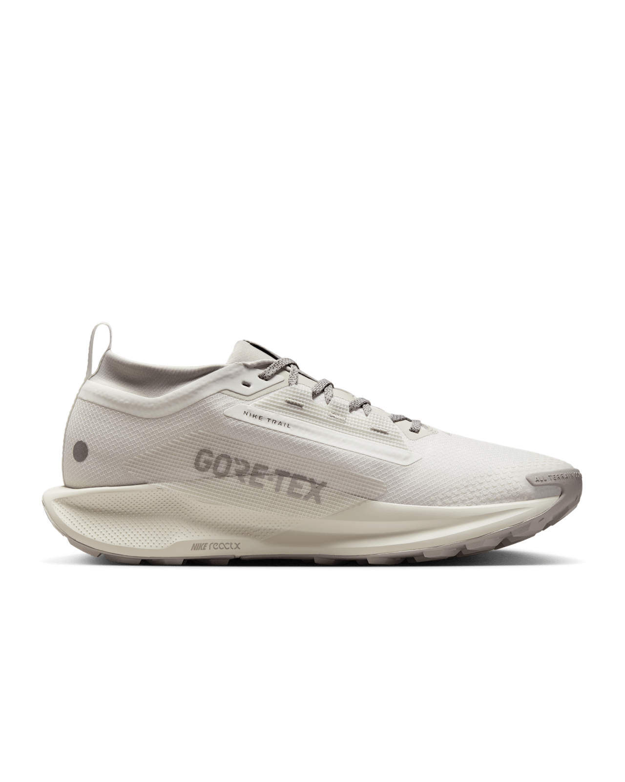 Fecha de lanzamiento de los ReactX Pegasus Trail 5 GORE-TEX "Summit White and College Grey" (HQ7494-100)
