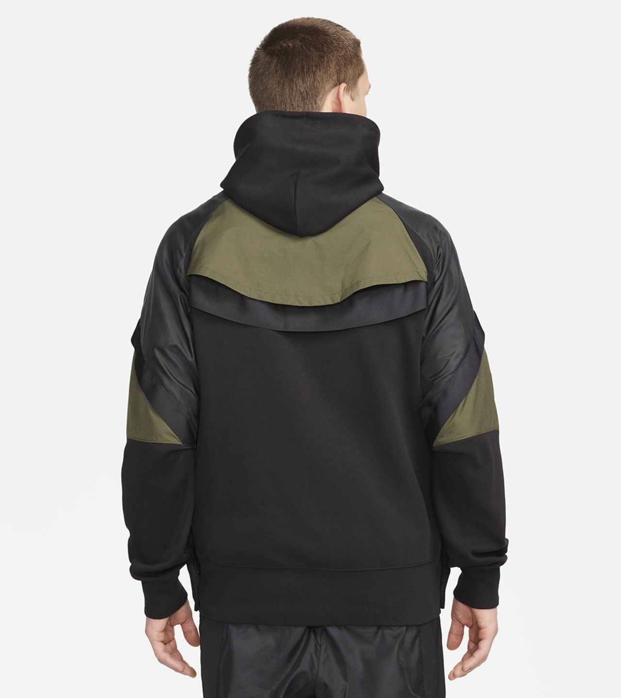 วันเปิดตัว Nike x sacai Apparel Collection