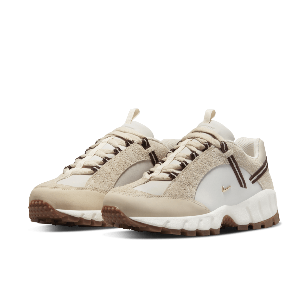 Fecha de lanzamiento del Air Humara x Jacquemus "Light Bone and Gold" (DR0420-001)