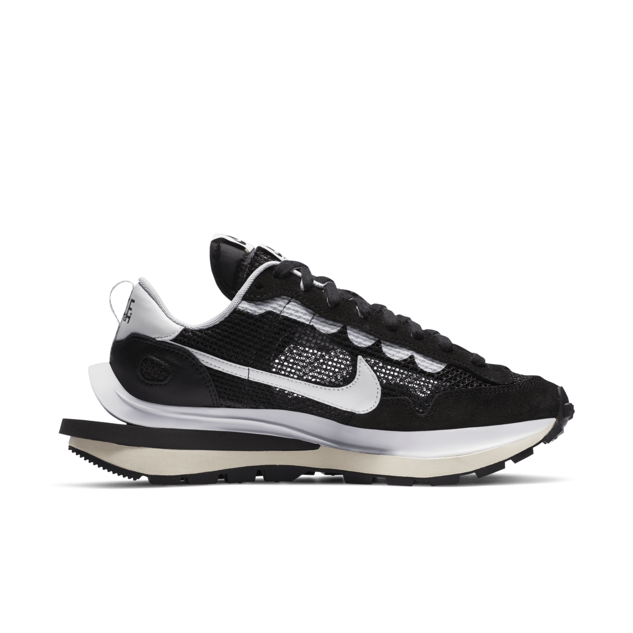 วันเปิดตัว Nike x sacai VaporWaffle “Black and White”