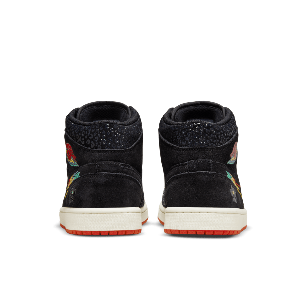 【NIKE公式】エア ジョーダン 1 MID 'Siempre Familia'（DN4904-001 / AJ 1 MID SE DOTD)