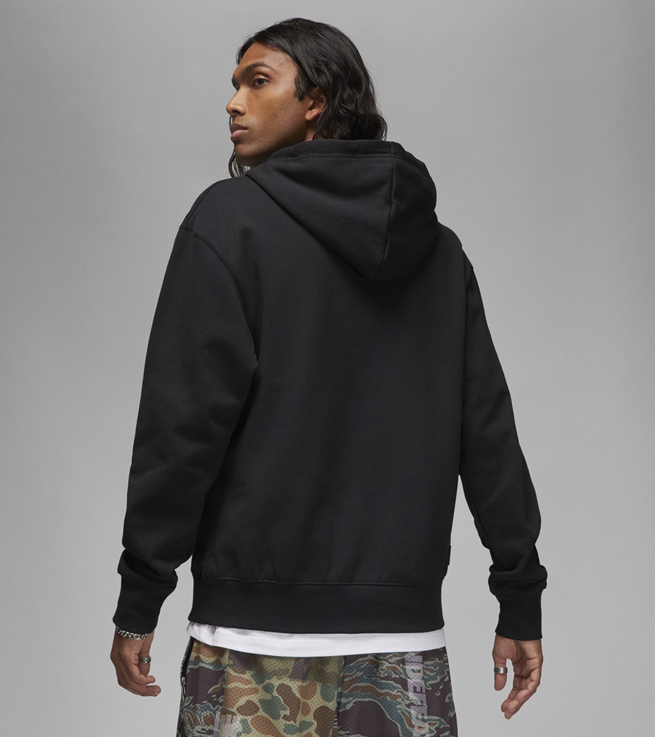 วันเปิดตัว Jordan x UNDEFEATED Apparel Collection