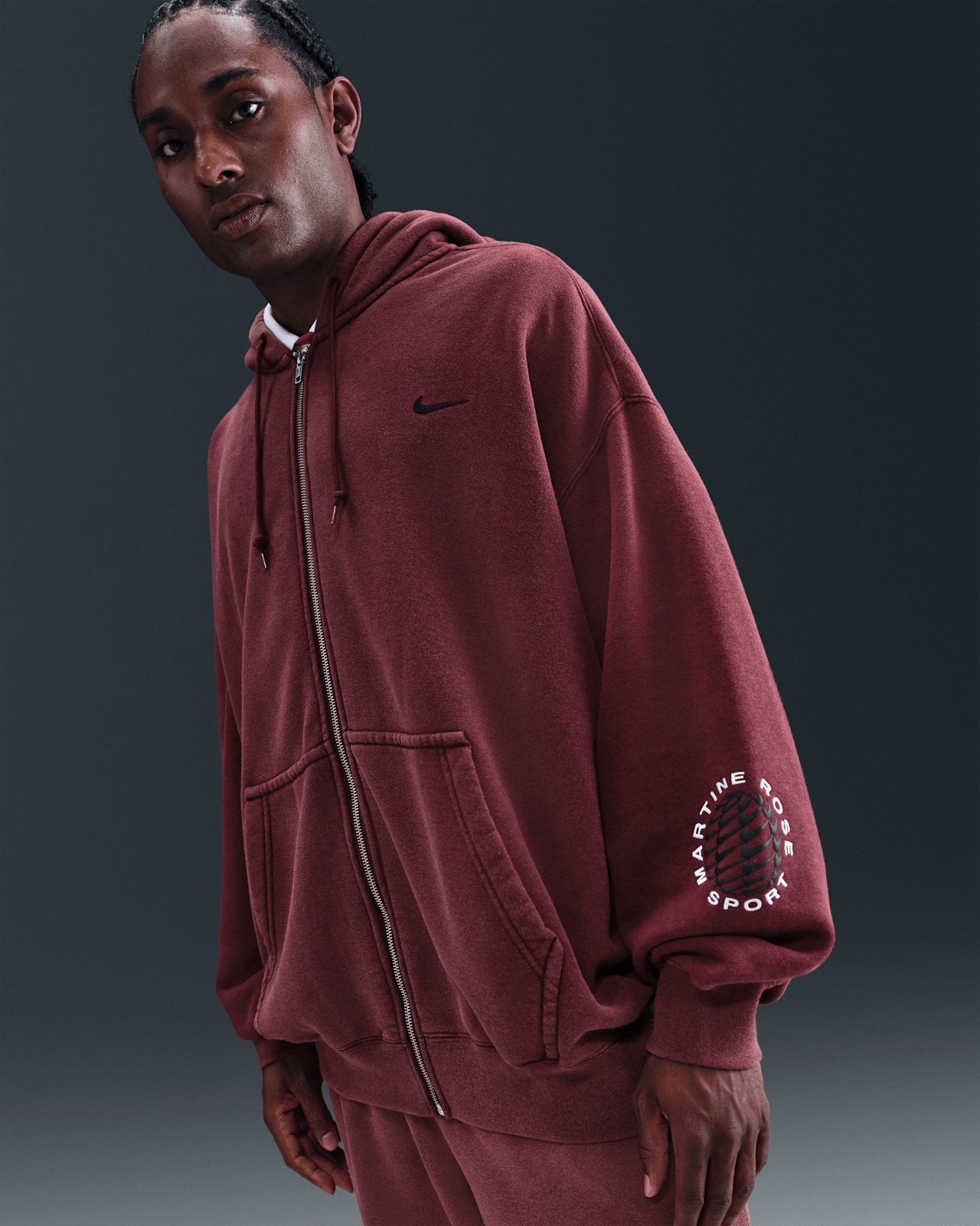 나이키 x Martine Rose Apparel Collection 출시일. Nike SNKRS