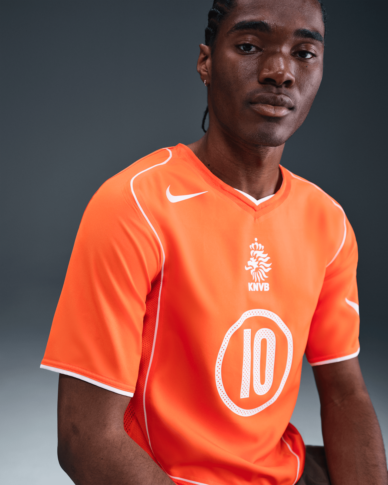 【NIKE公式】Netherlands 2004 Total 90 Reissue Apparel Collection
