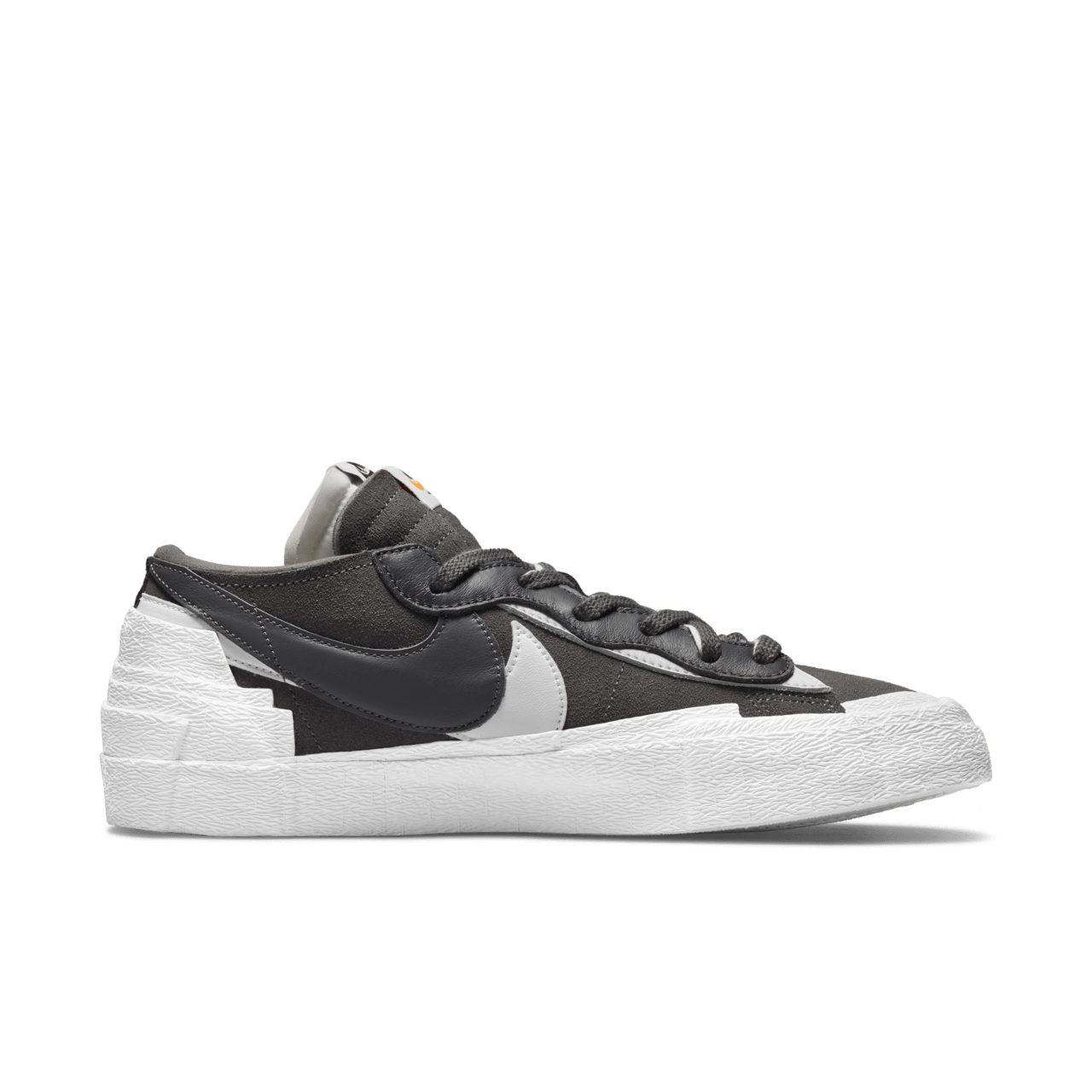 Fecha de lanzamiento del Blazer Low x sacai "Iron Grey"