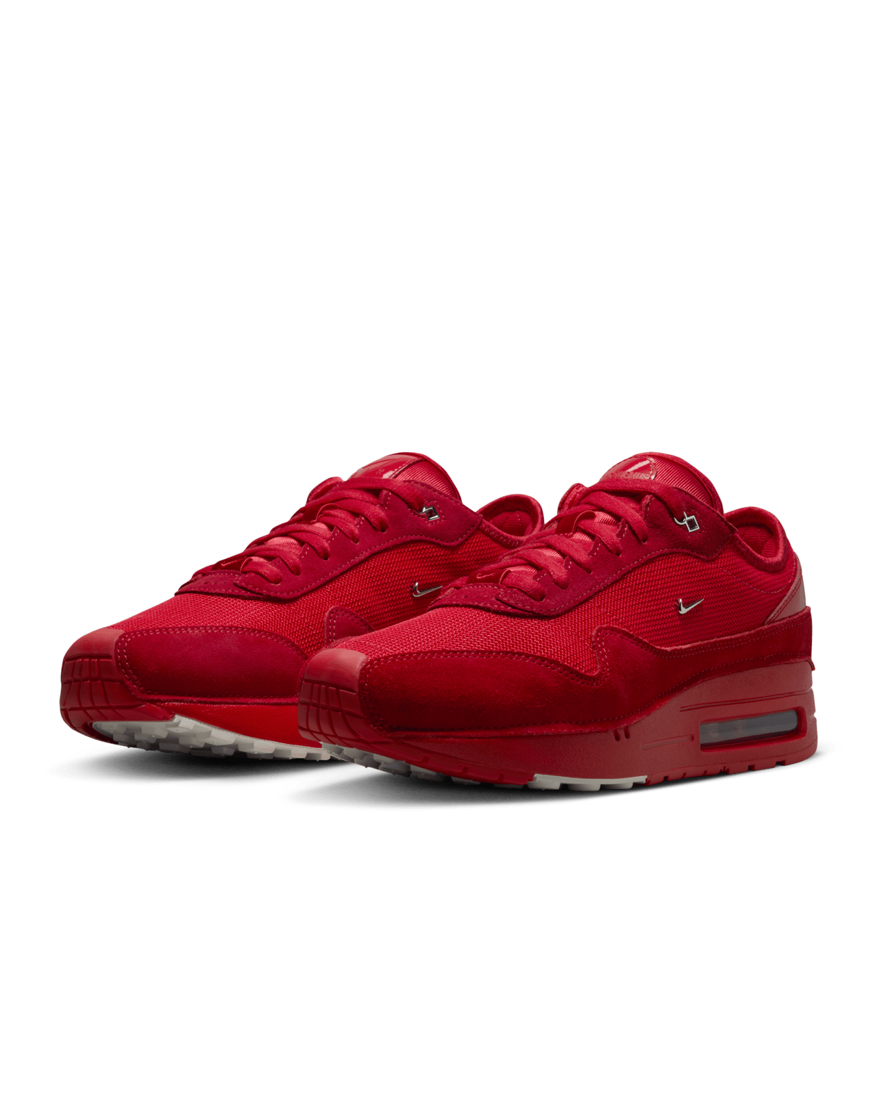 Fecha de lanzamiento de los Air Max 1 x Jacquemus "University Red and Metallic Silver" (HM6690-600)