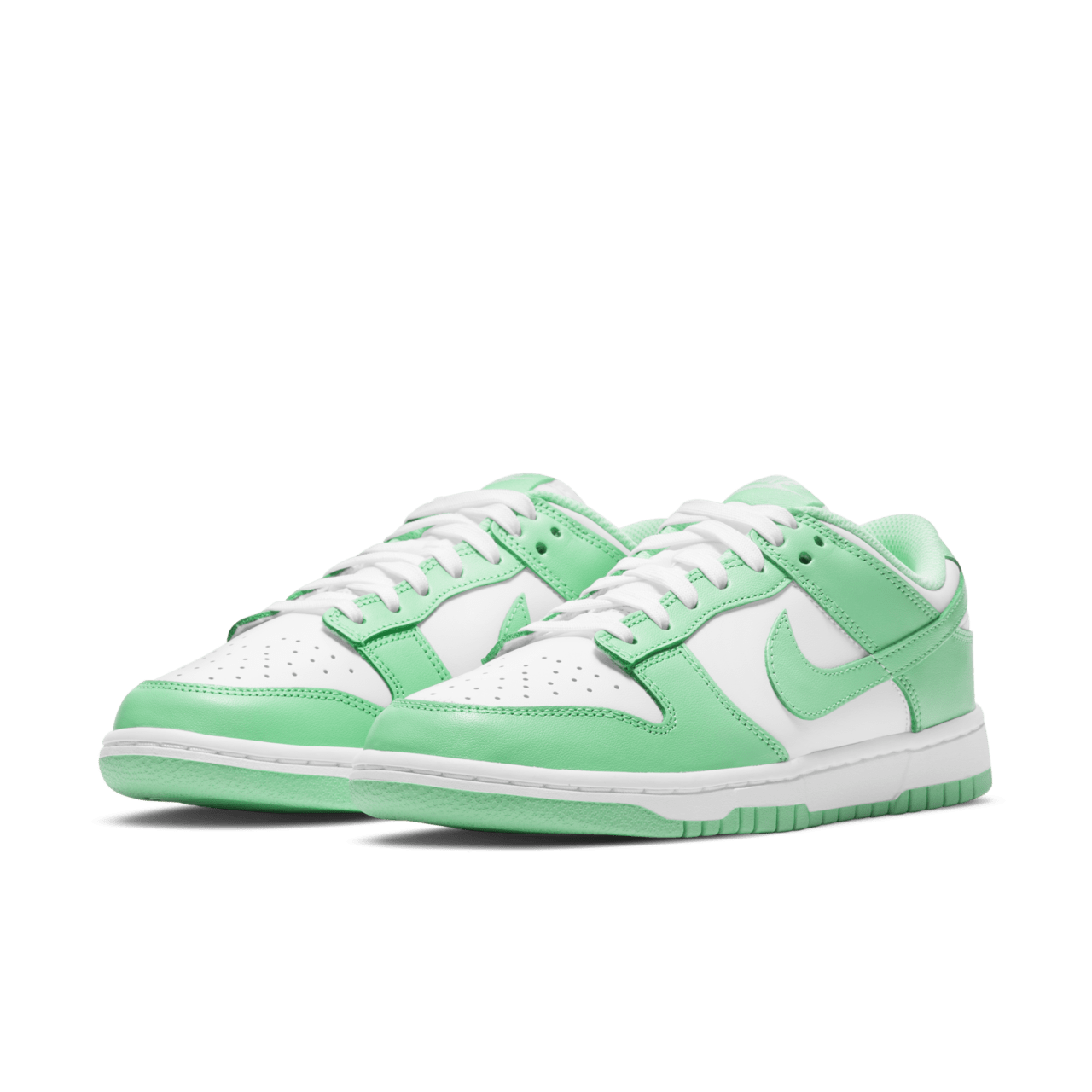 วันเปิดตัว Dunk Low “Green Glow” ผู้หญิง