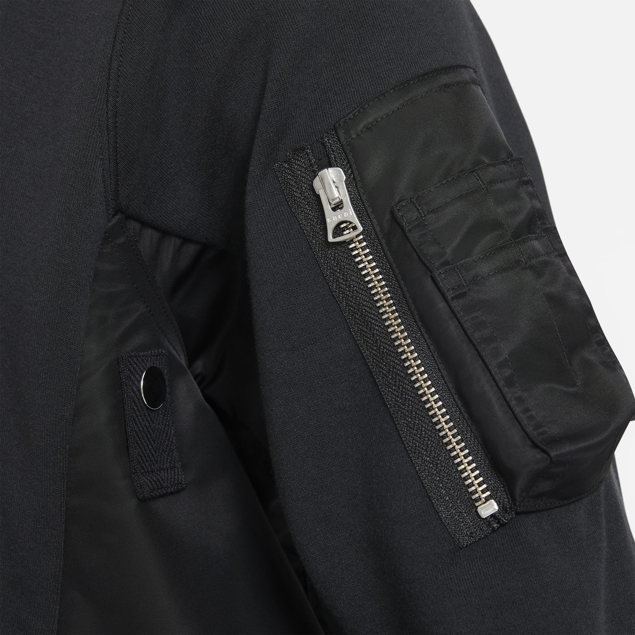 วันเปิดตัว Nike x sacai Apparel Collection