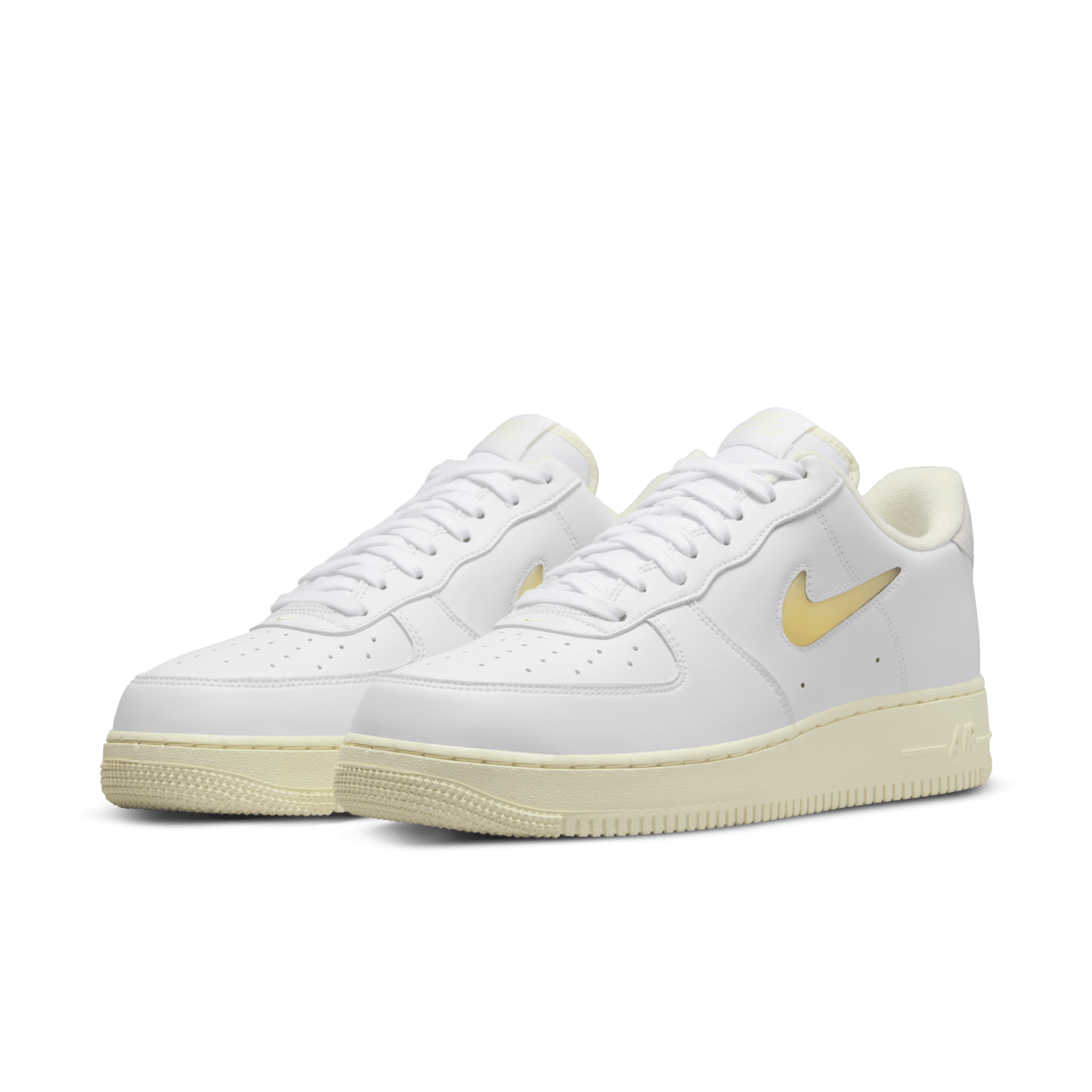 【NIKE公式】エア フォース 1 'Pale Vanilla' (DC8894-100 / AF 1 '07 LX VTG)