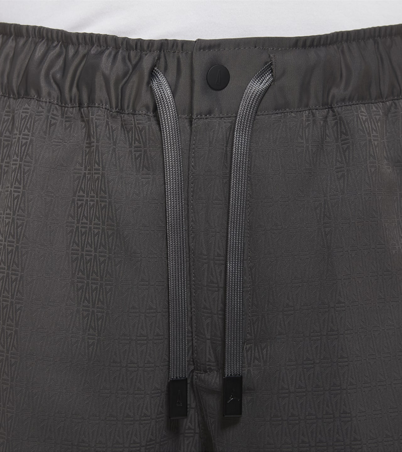 วันเปิดตัวJordan x A Ma Maniére Apparel Collection