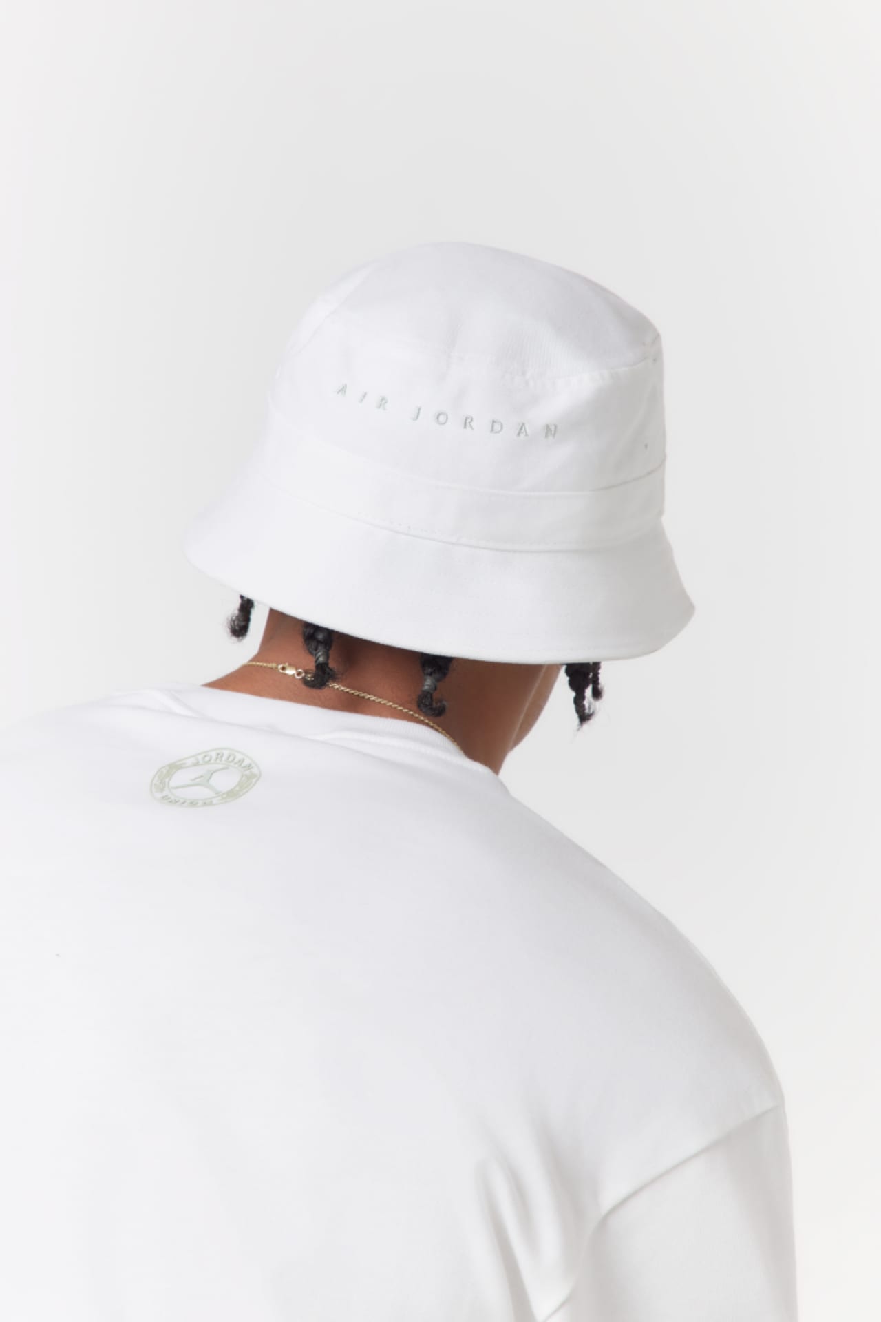 วันเปิดตัว Jordan x UNION Sweater, Tracksuit and Bucket Hats Collection