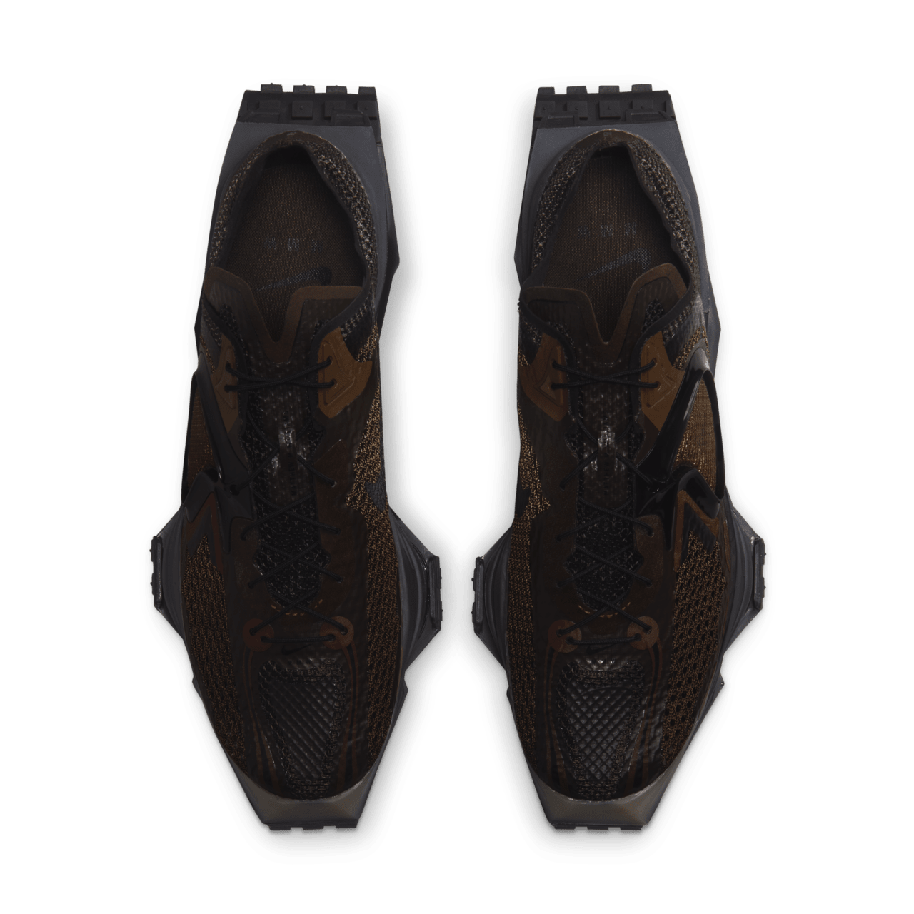 วันเปิดตัว Zoom 004 x MMW “Baroque Brown” (CU0676-201)
