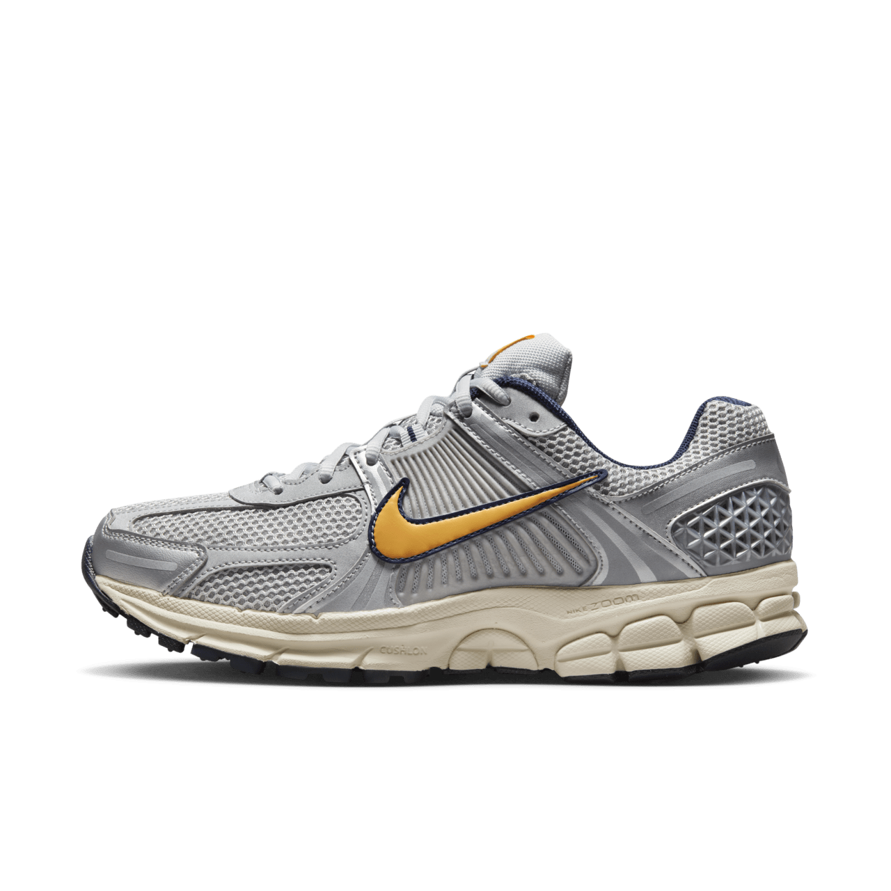 Fecha de lanzamiento del Zoom Vomero 5 "Pure Platinum and Laser Orange" (FJ4151-001)