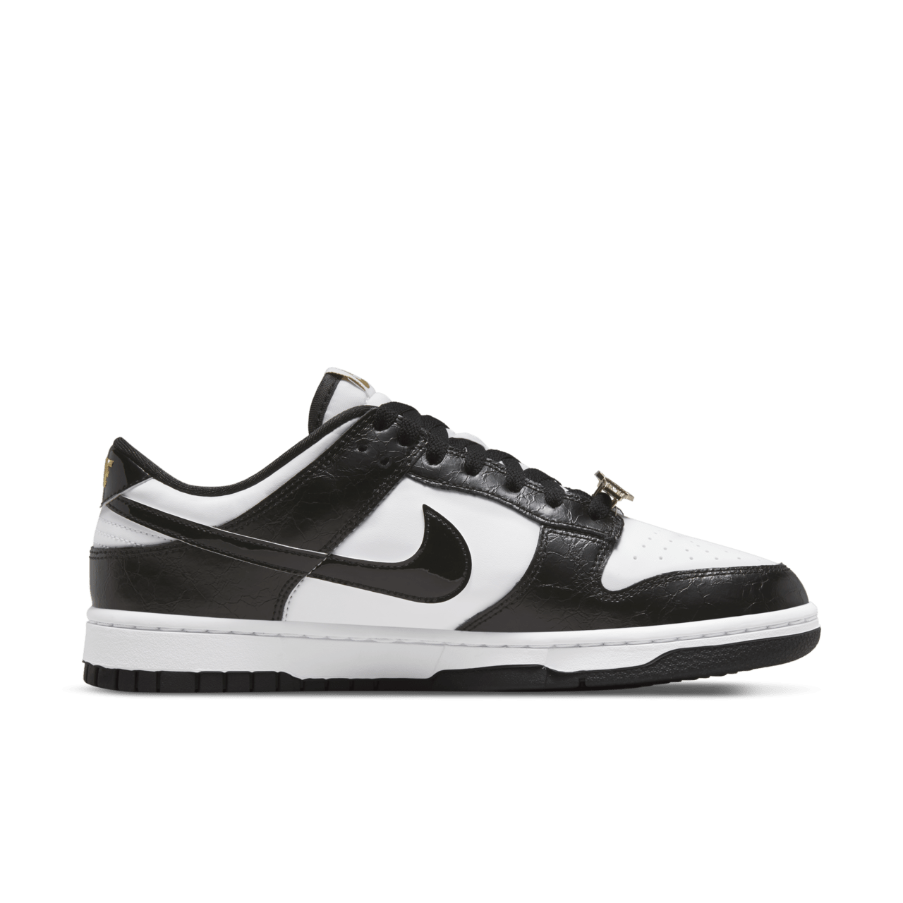 Dunk Low Retro SE 'White and Black' (DD3358-300) Release Date