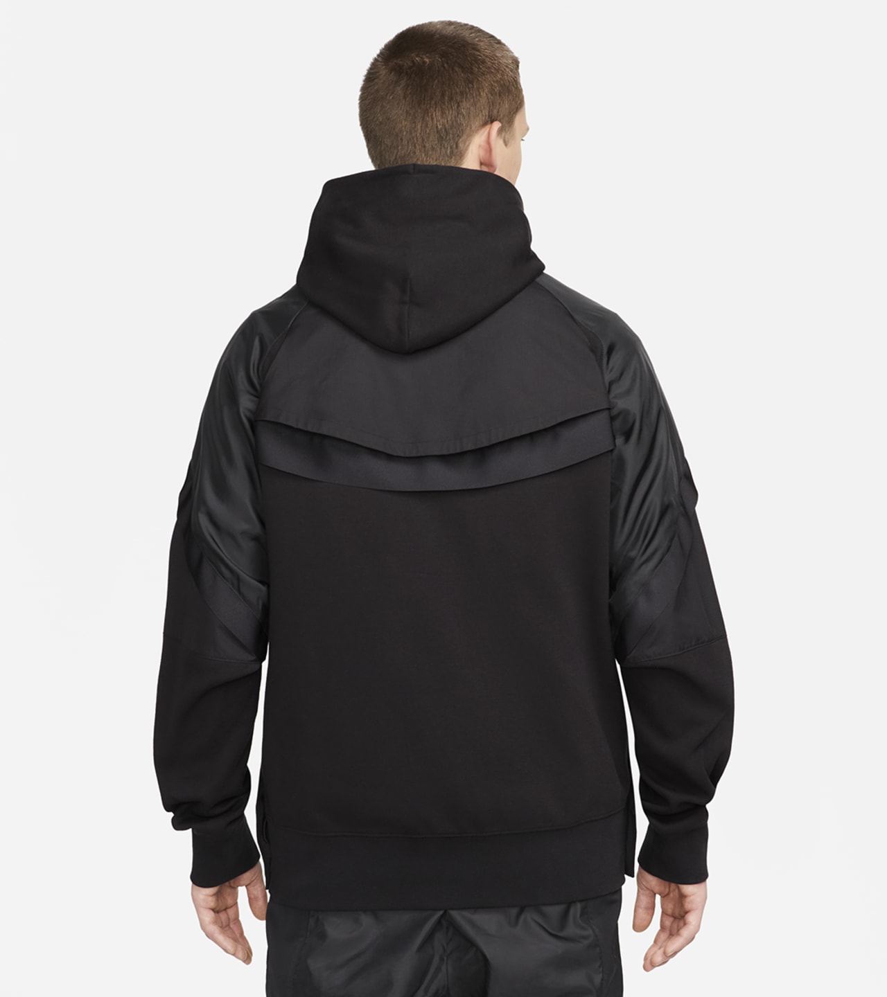 วันเปิดตัว Nike x sacai Apparel Collection