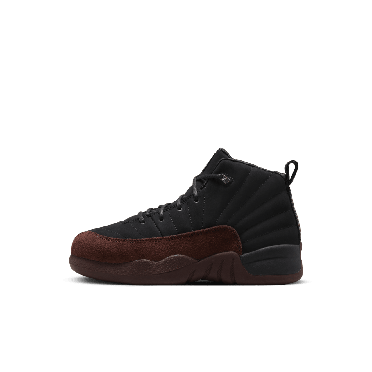 【NIKE公式】リトルキッズ ジョーダン 12 x A Ma Maniére 'Black and Burgundy Crush' (DV6989-001 / LITTLE KIDS’ JORDAN 12 X A MA MANIÉRE)