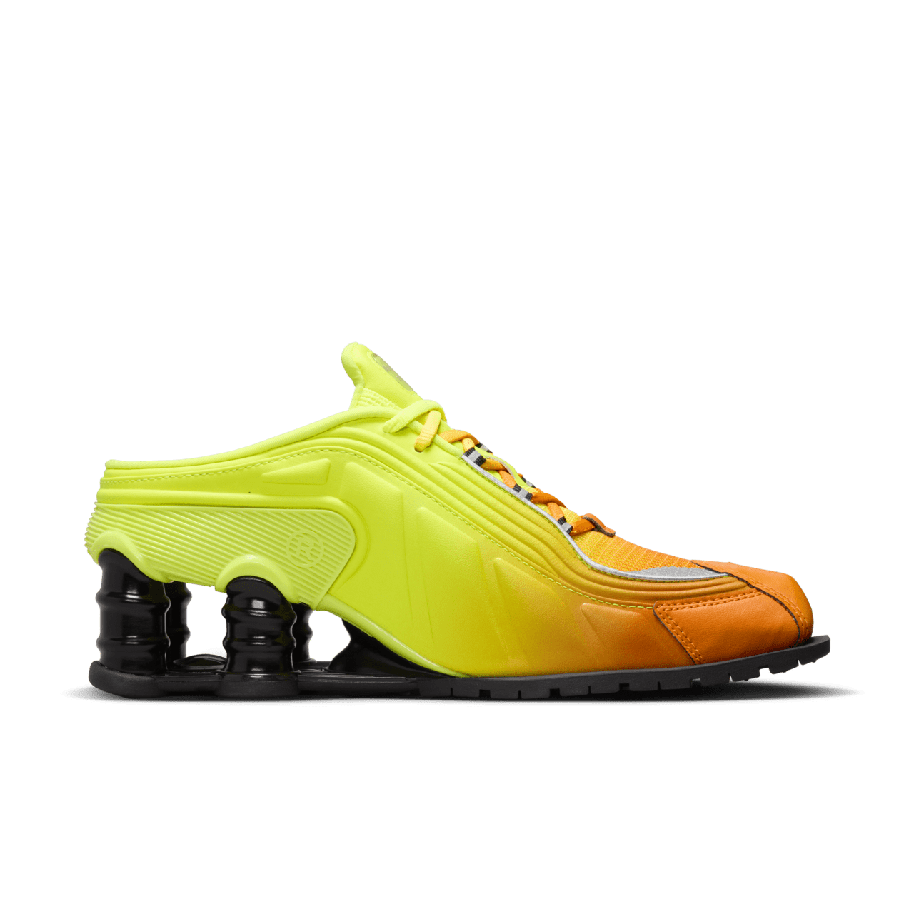 Fecha de lanzamiento de las Shox MR4 x Martine Rose "Safety Orange" (DQ2401-800)