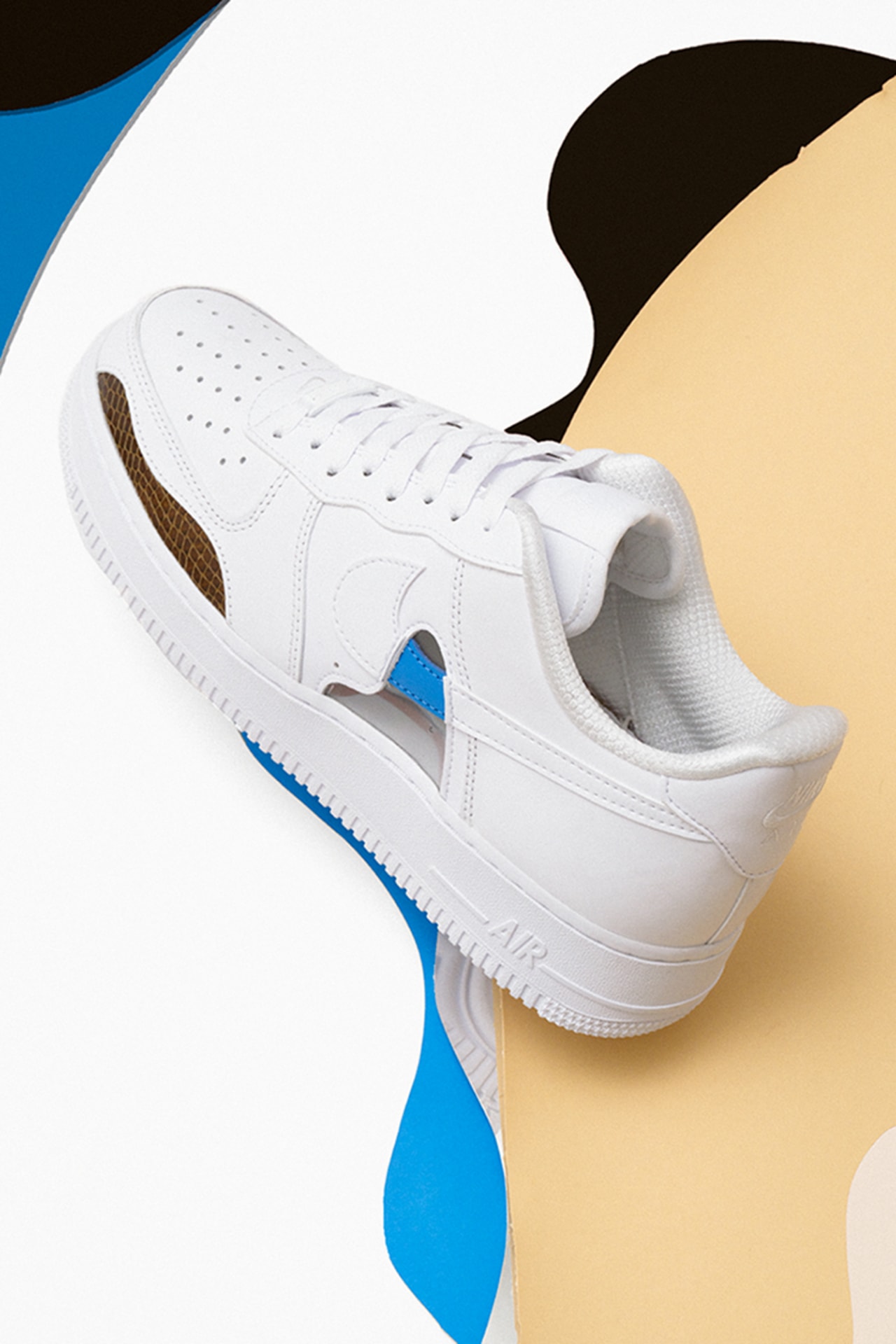 【NIKE公式】レディース エア フォース 1 '07 'White and Safety Orange' (FB1906-100 / WMNS AF 1 '07 LX)