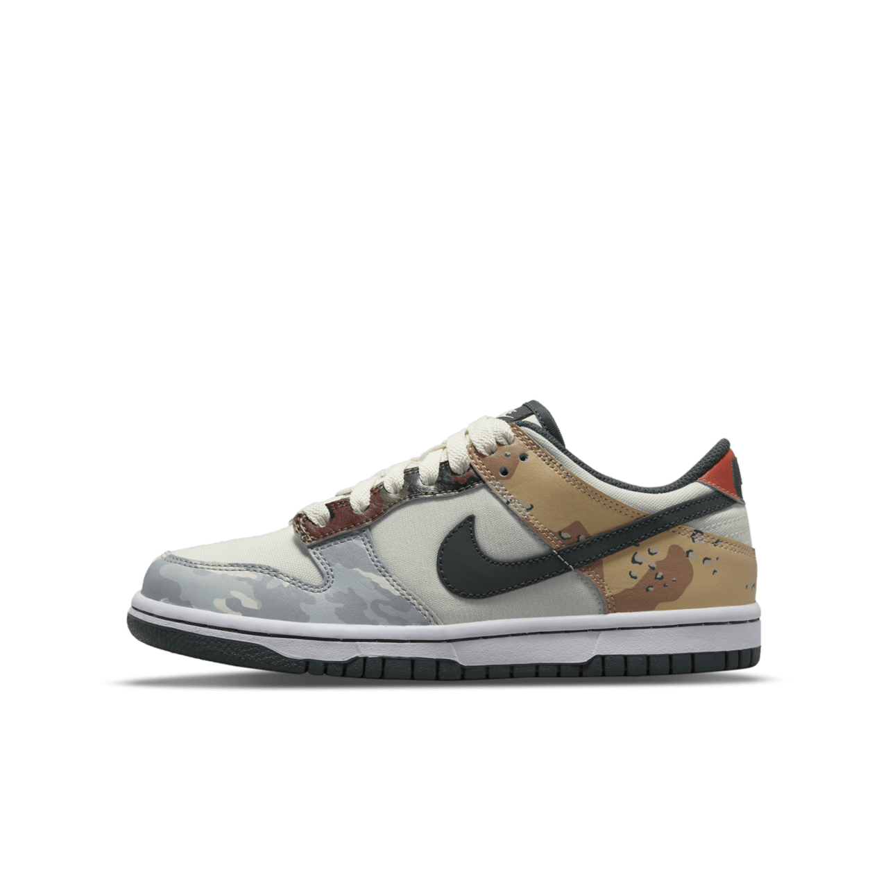 【NIKE公式】ダンク LOW 'Sail Multi-Camo' (DH0957-100 / NIKE DUNK LOW SE)