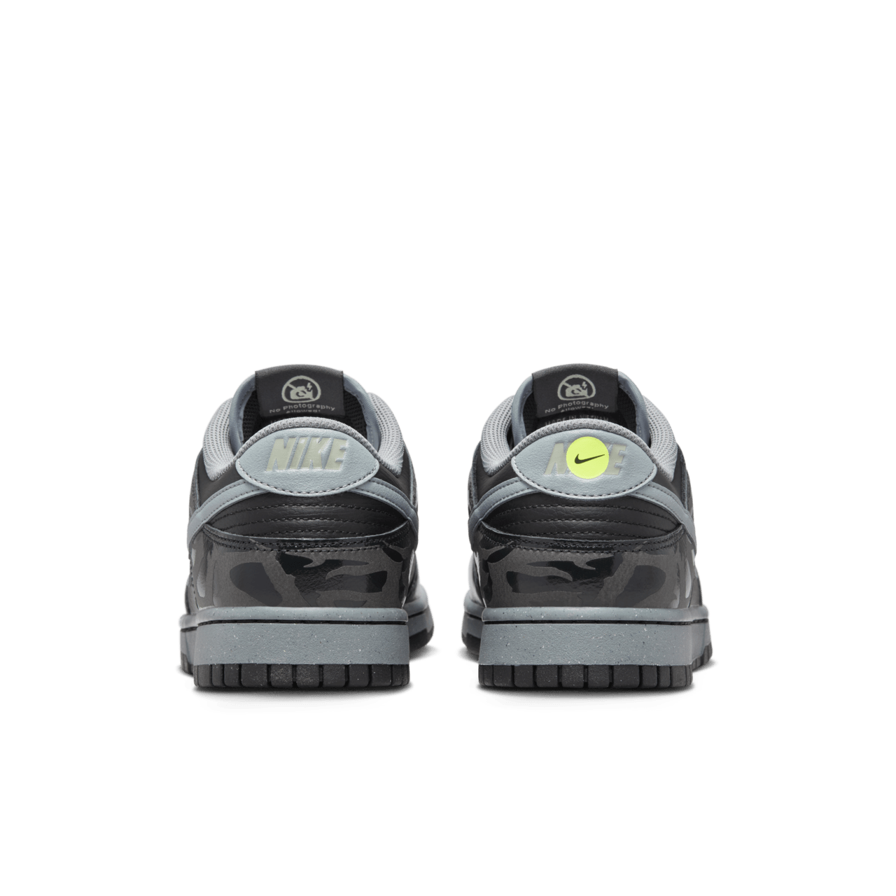 Dunk Low „Berlin“ ‚Black and Off Noir‘ (FZ3053-001) – datum uvedení