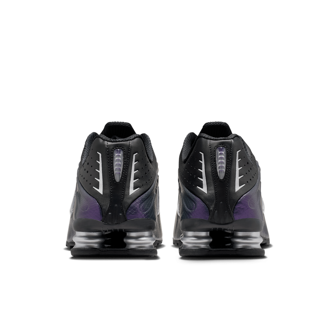  Shox R4 'Black and Metallic Silver' (IO4546-002) 發售日期