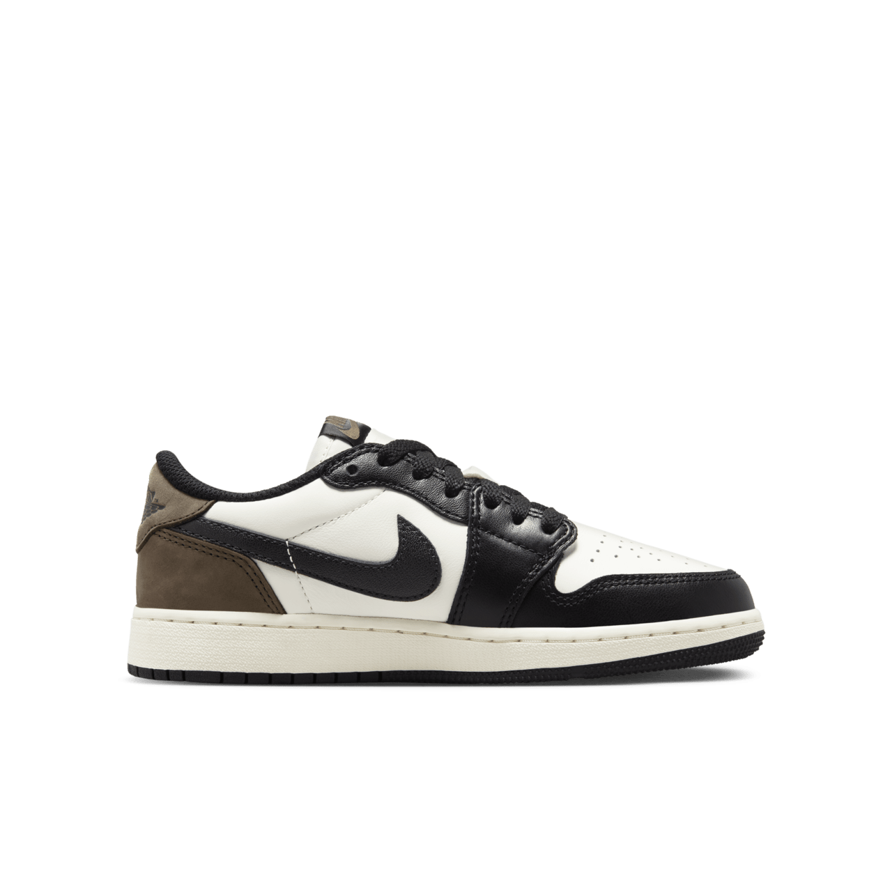 【NIKE公式】ジュニア エア ジョーダン 1 LOW OG 'Mocha' (CZ0858-102 AJ 1 RETRO LOW OG BG)