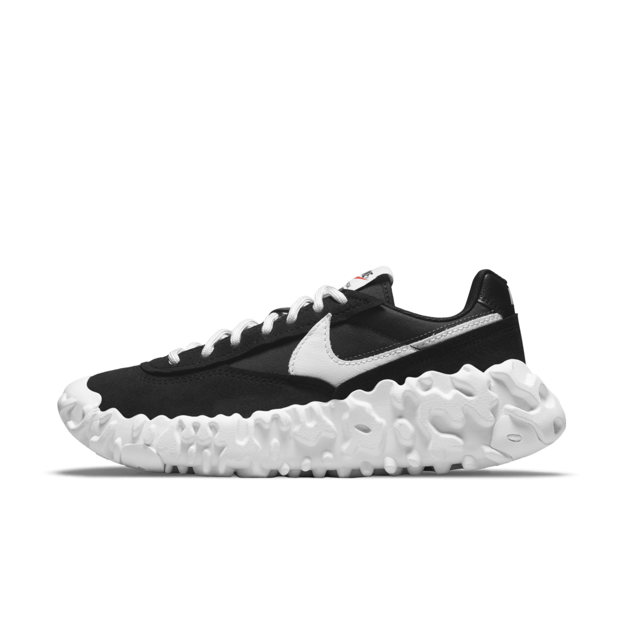 วันเปิดตัว Overbreak “Black and White”